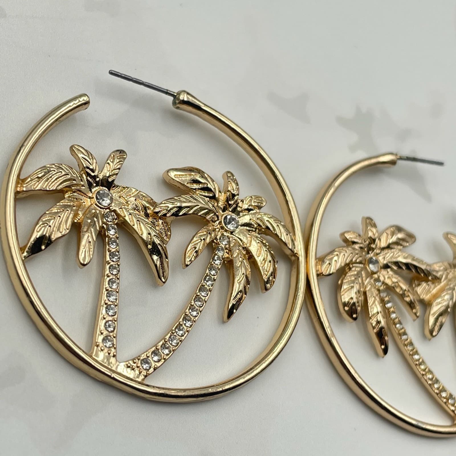 Vintage VTG Gold Tone Big Hoop Palm Tree Earrings Rhinestone Pave Tropical - Thumbnail 5