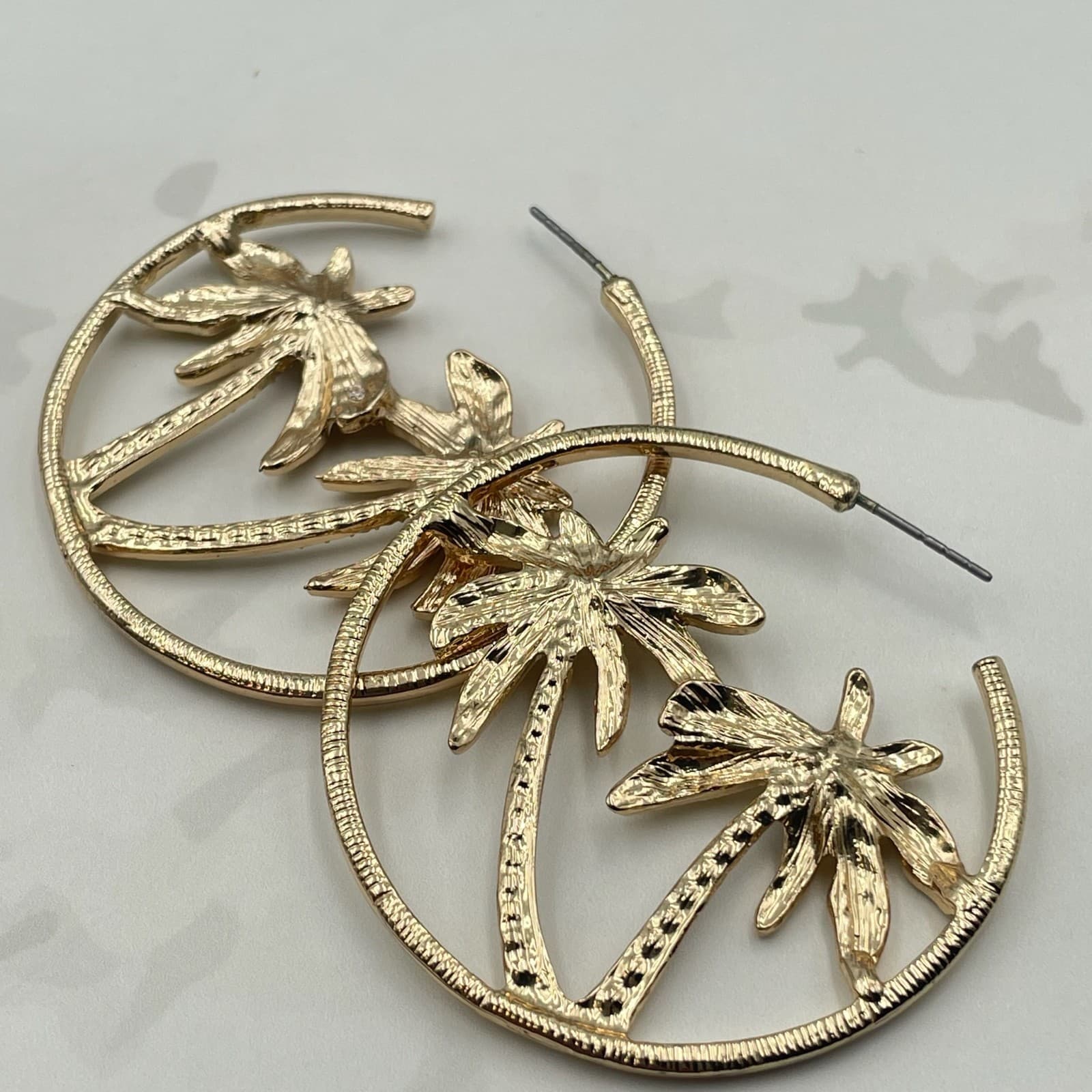 Vintage VTG Gold Tone Big Hoop Palm Tree Earrings Rhinestone Pave Tropical - Thumbnail 7