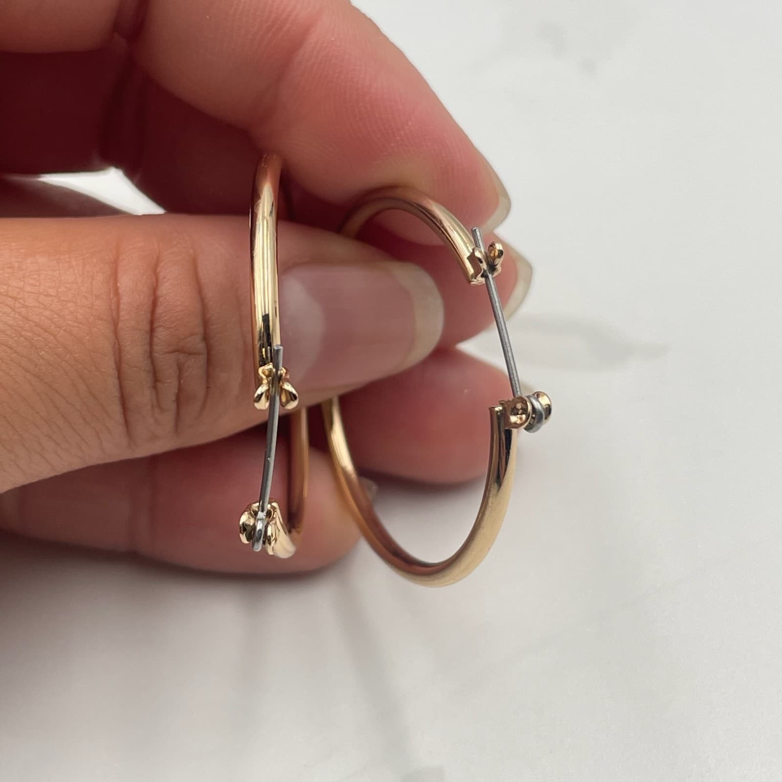 Vintage VTG Medium Gold Hoop Earrings Thin Tube Style Post Closure Classic - Thumbnail 9