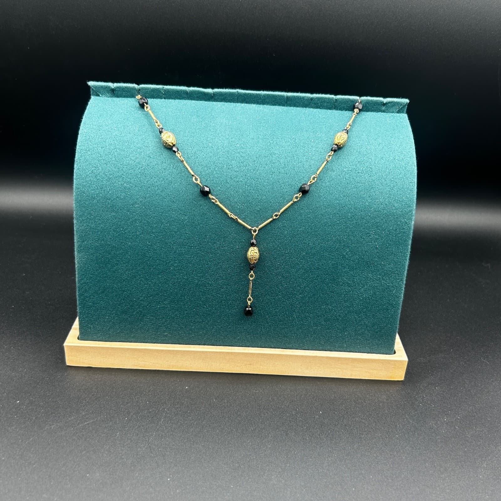 Vintage Gold Black Beaded Y Necklace Elegant Filigree Drop Design 15in - Thumbnail 2