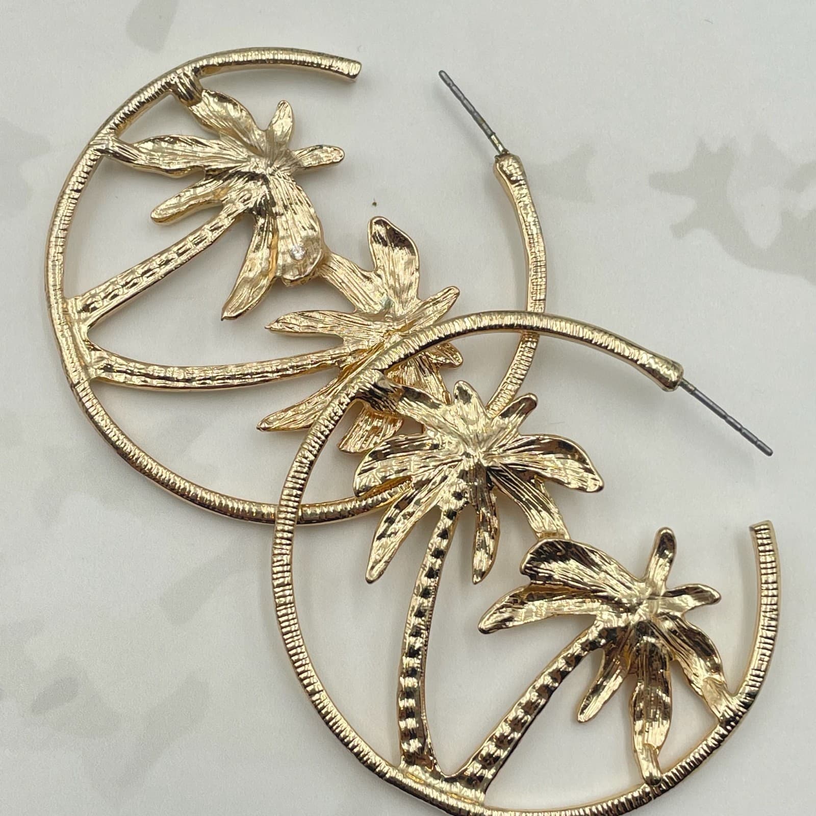 Vintage VTG Gold Tone Big Hoop Palm Tree Earrings Rhinestone Pave Tropical - Thumbnail 8