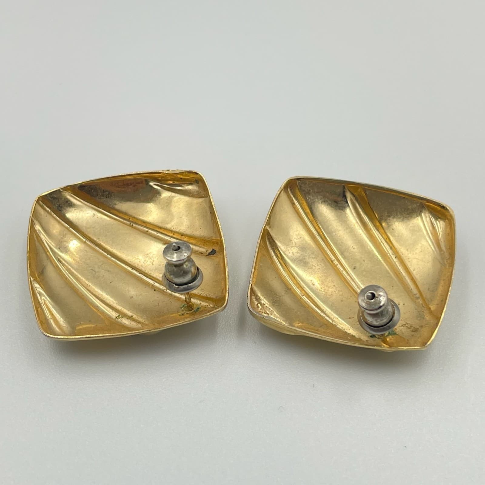 Vintage Gold Tone Domed Square Post Earrings Textured Statement Stud Screw-back - Thumbnail 3