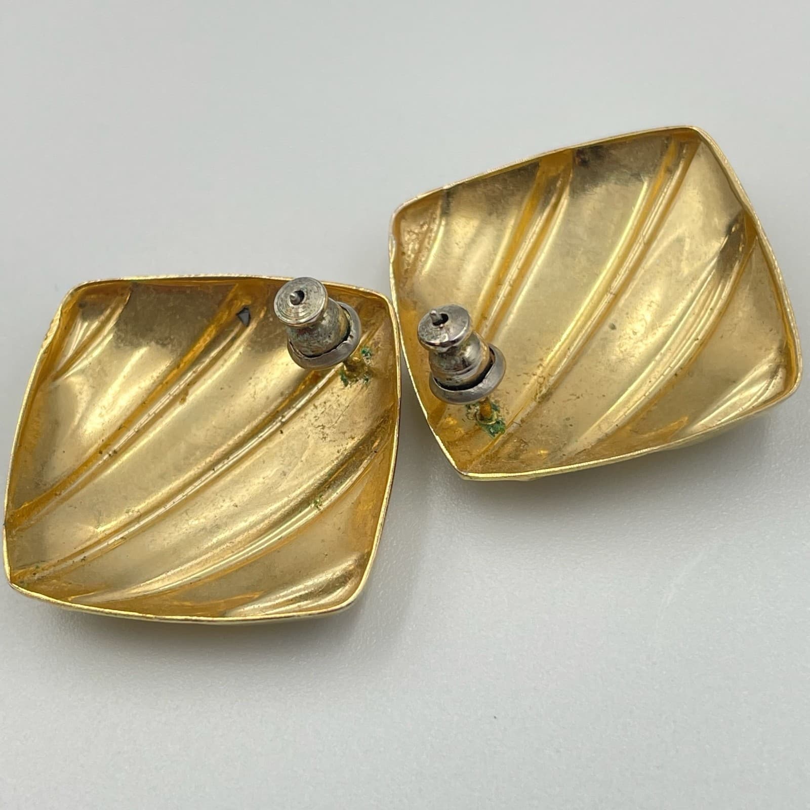 Vintage Gold Tone Domed Square Post Earrings Textured Statement Stud Screw-back - Thumbnail 8