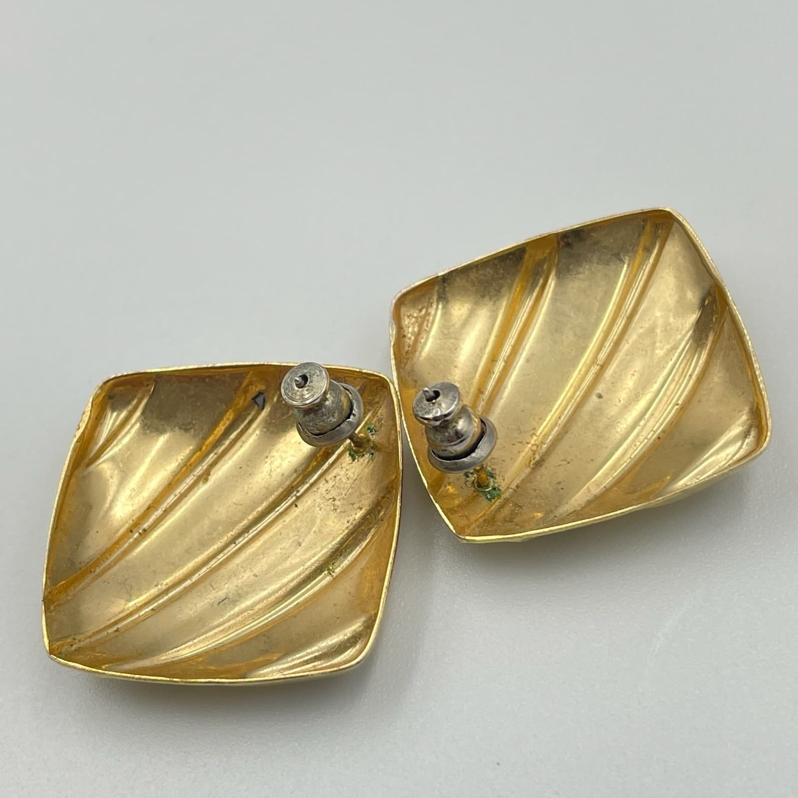 Vintage Gold Tone Domed Square Post Earrings Textured Statement Stud Screw-back - Thumbnail 6
