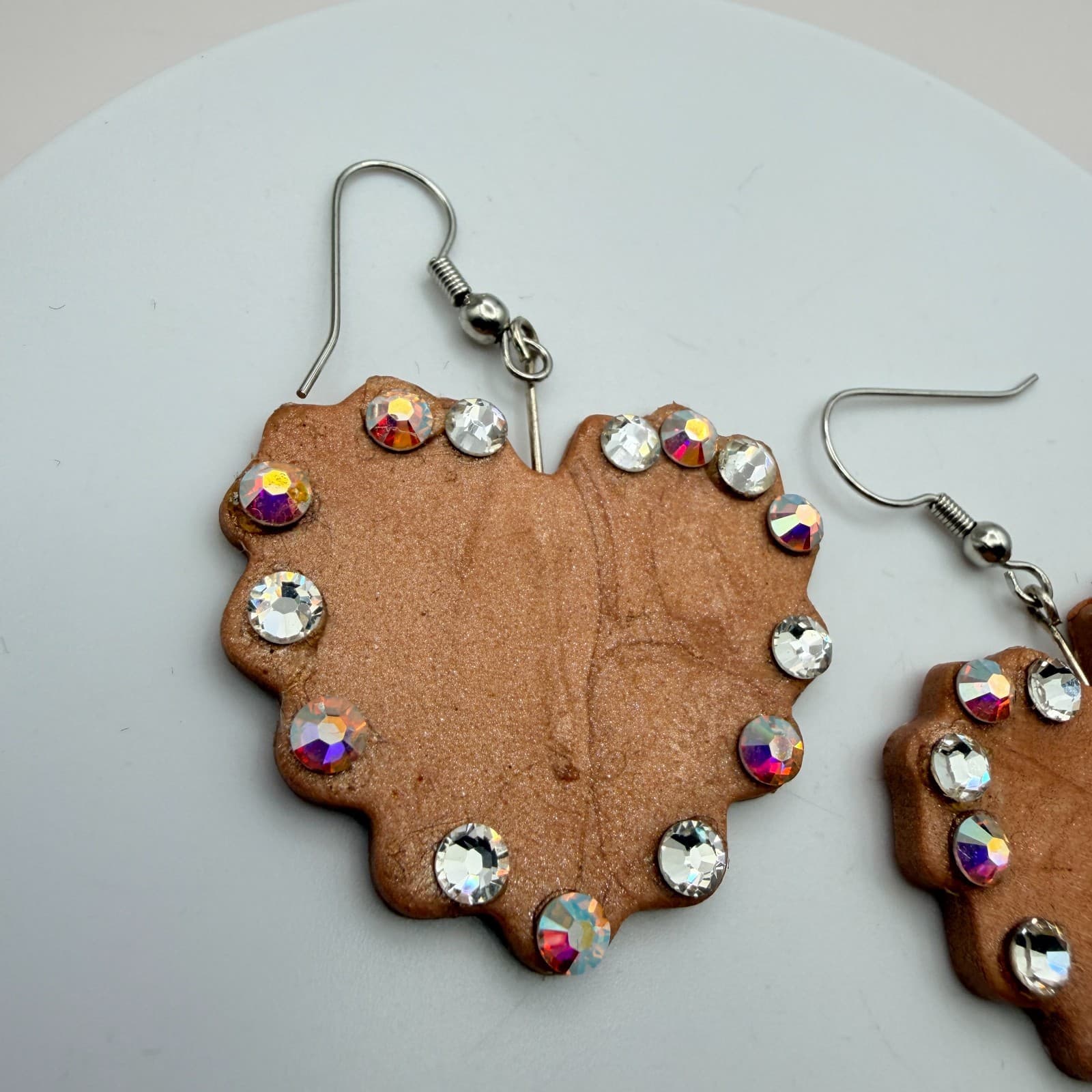 Vintage 90s Heart Dangle Earrings Leather Style Glass Rhinestone Women's Jewelry - Thumbnail 3