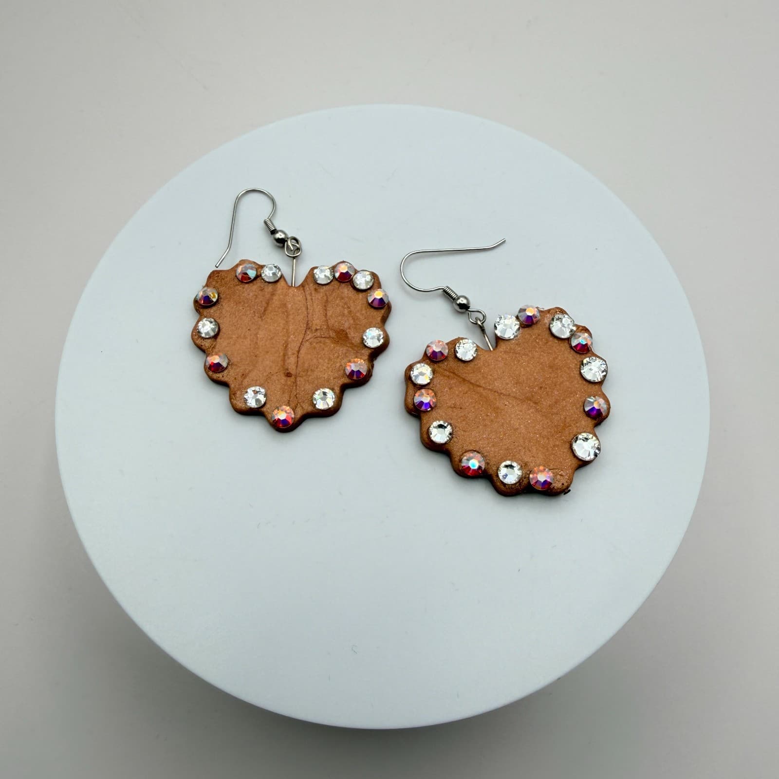 Vintage 90s Heart Dangle Earrings Leather Style Glass Rhinestone Women's Jewelry - Thumbnail 5