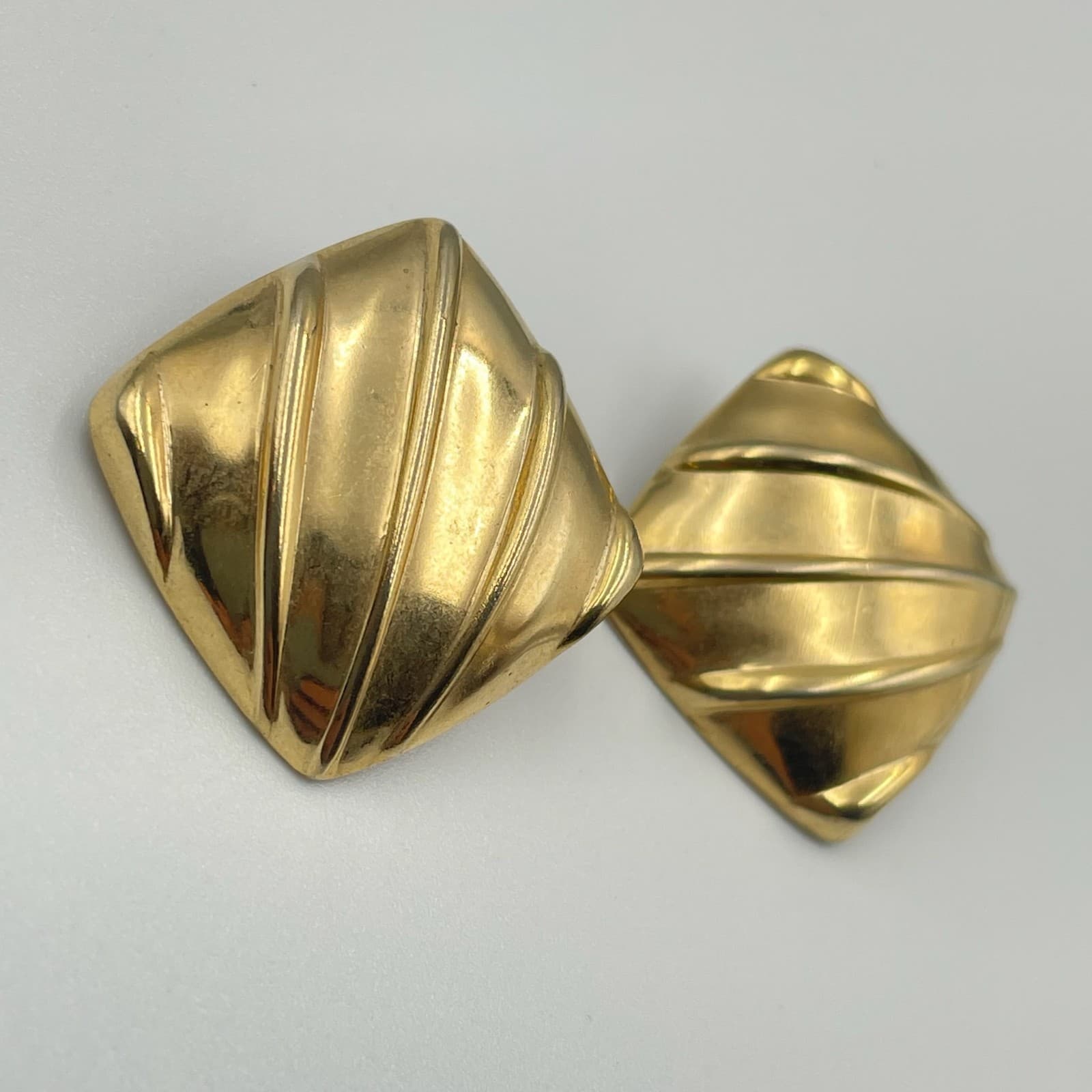 Vintage Gold Tone Domed Square Post Earrings Textured Statement Stud Screw-back - Thumbnail 7