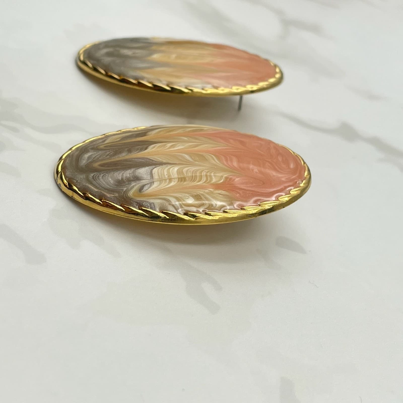 Vintage VTG Swirl Enamel Gold Tone Clip-On Earrings Peach Brown Cream Oval - Thumbnail 4