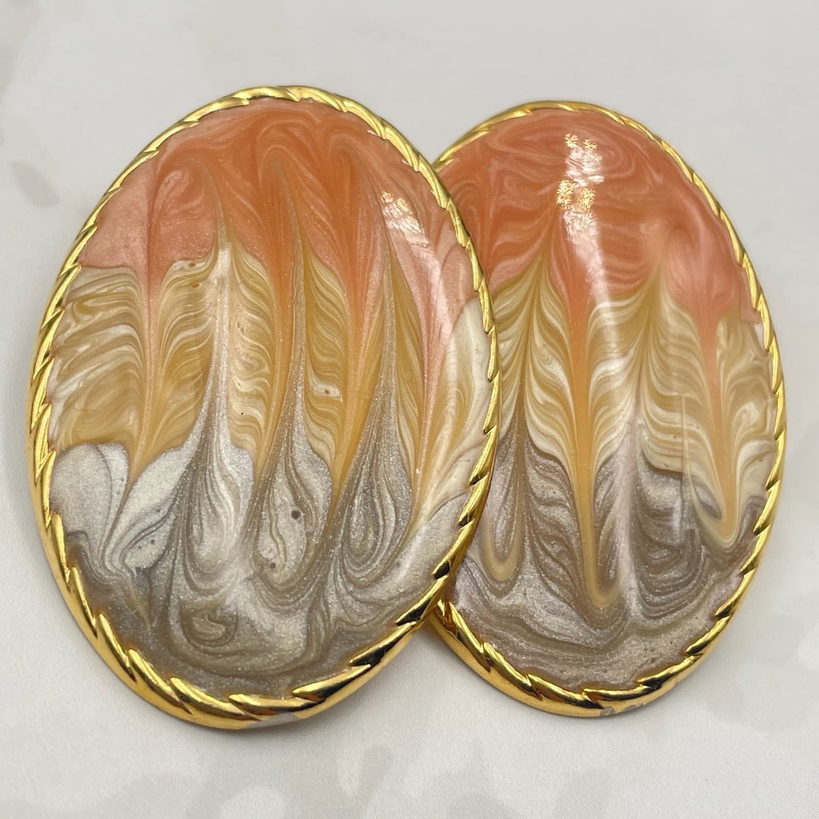Vintage VTG Swirl Enamel Gold Tone Clip-On Earrings Peach Brown Cream Oval - Thumbnail 2