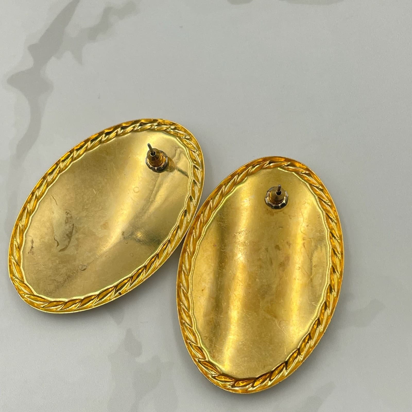 Vintage VTG Swirl Enamel Gold Tone Clip-On Earrings Peach Brown Cream Oval - Thumbnail 8