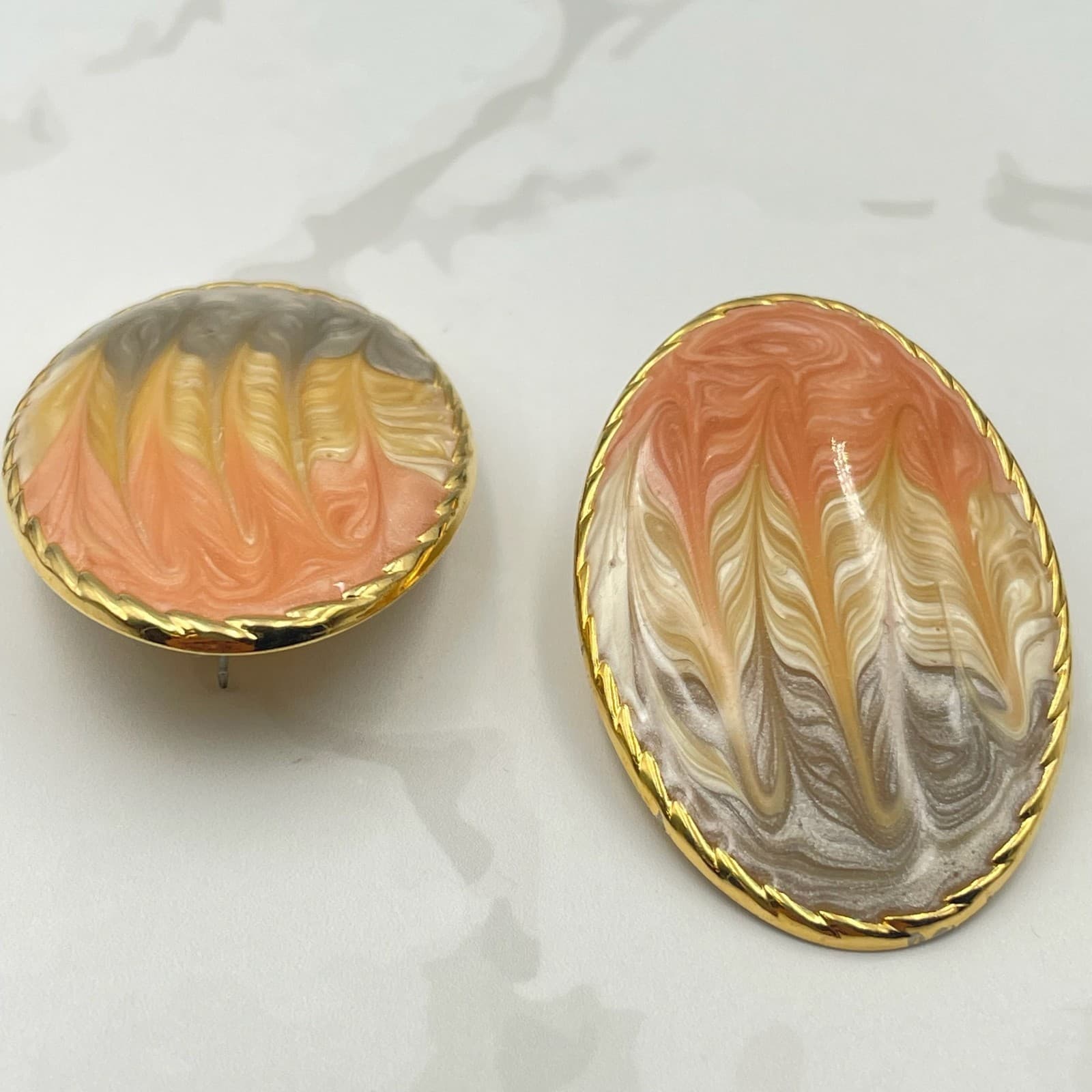 Vintage VTG Swirl Enamel Gold Tone Clip-On Earrings Peach Brown Cream Oval - Thumbnail 6