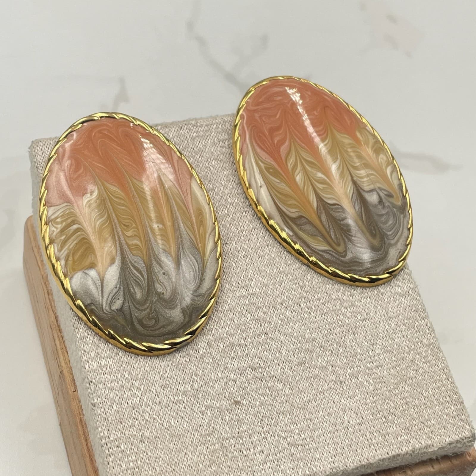 Vintage VTG Swirl Enamel Gold Tone Clip-On Earrings Peach Brown Cream Oval - Thumbnail 10