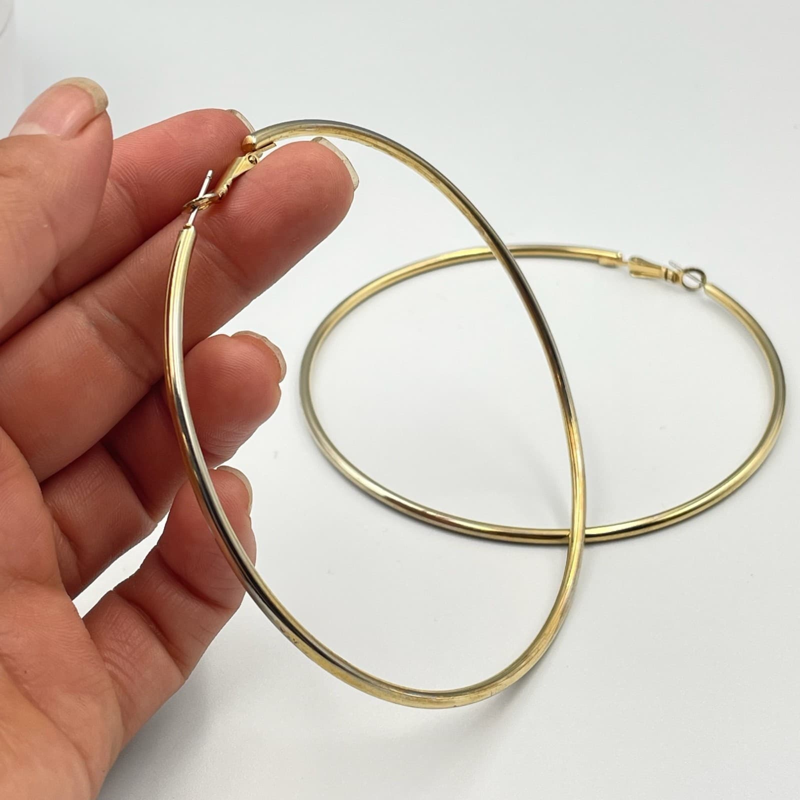 Vintage Huge XL Thin Gold Tone Hoop Earrings 4” Big Statement Fashion Leverback - Thumbnail 4