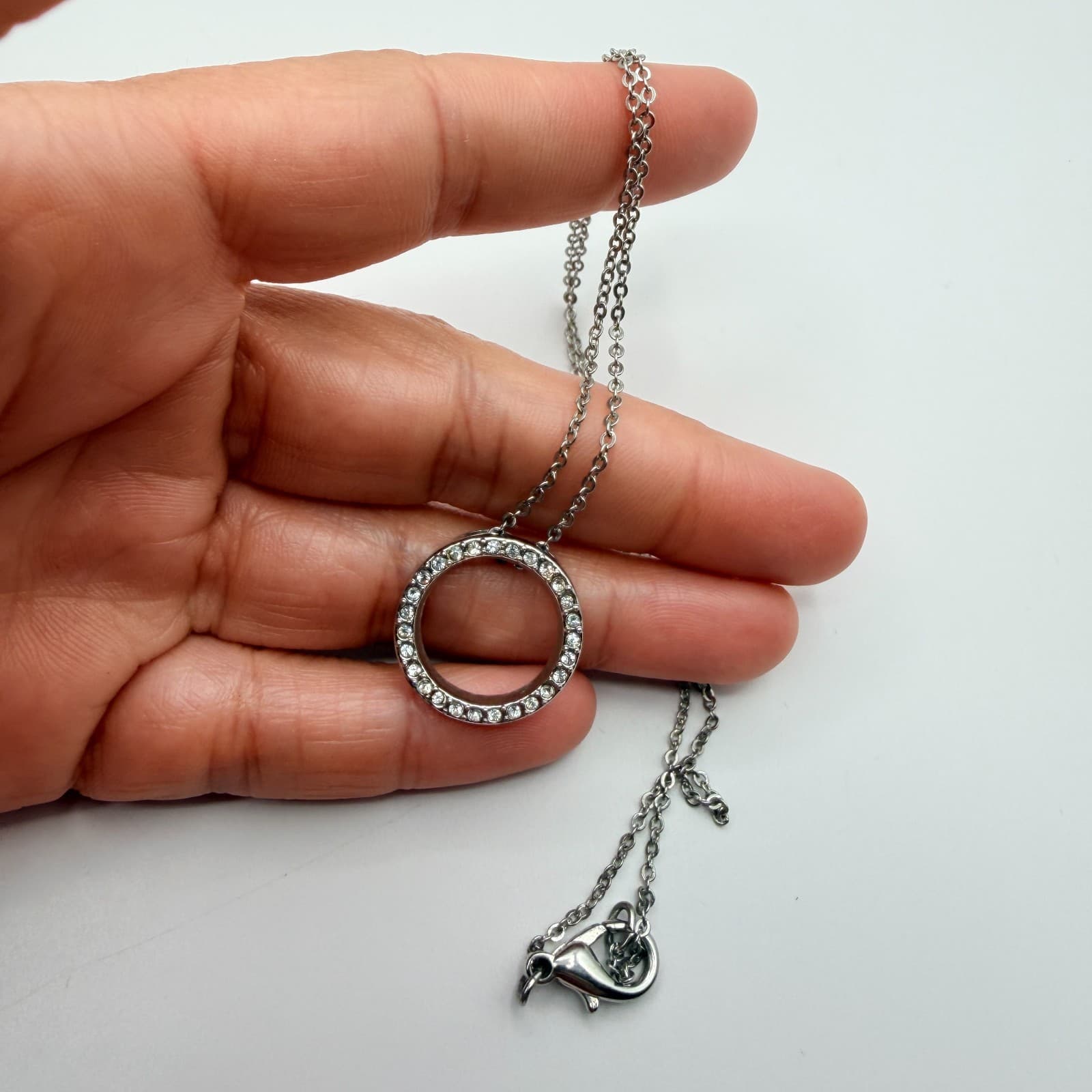 Vintage Y2K Silver Tone Clear Rhinestone Circle Pendant Necklace Women's Jewelry - Thumbnail 8