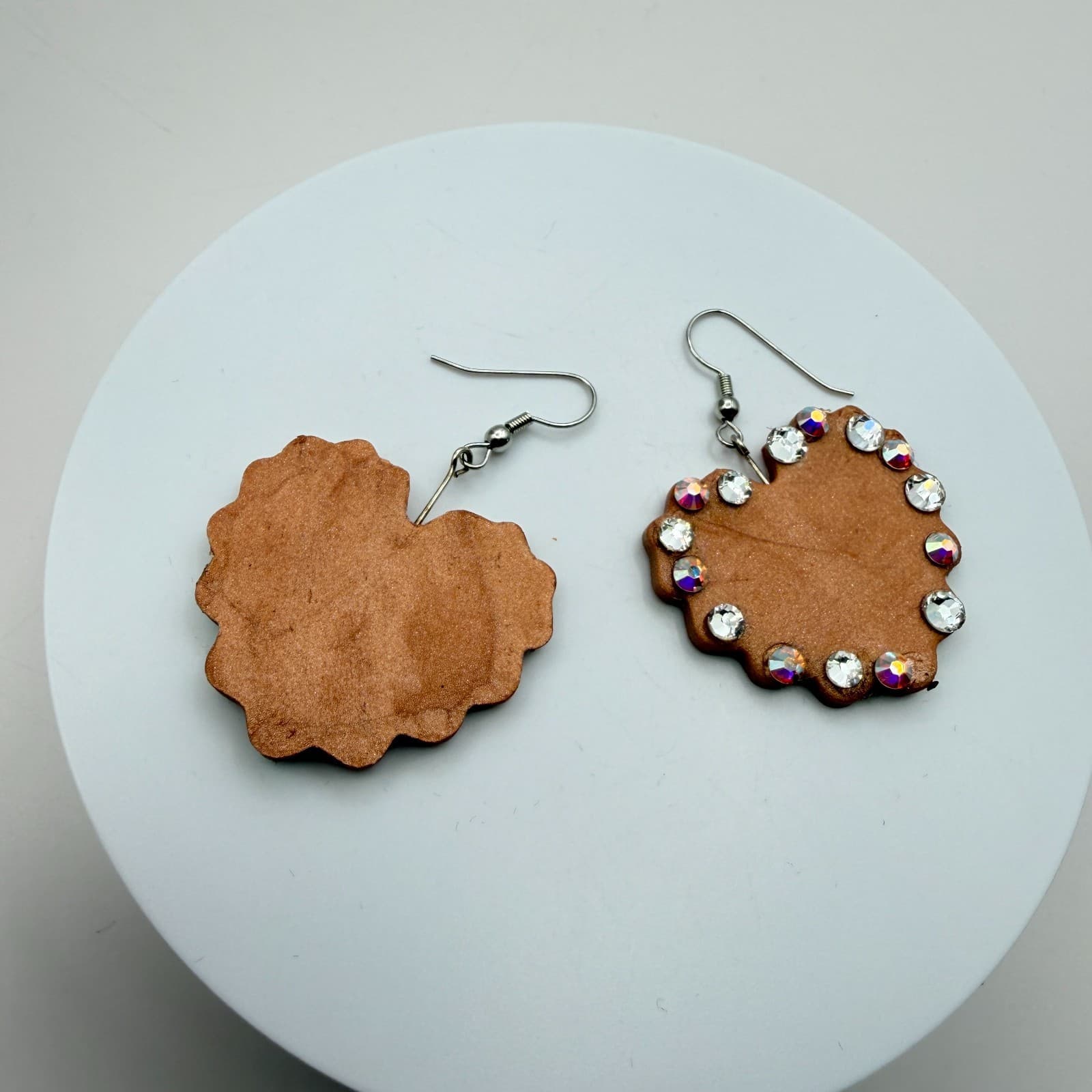 Vintage 90s Heart Dangle Earrings Leather Style Glass Rhinestone Women's Jewelry - Thumbnail 6