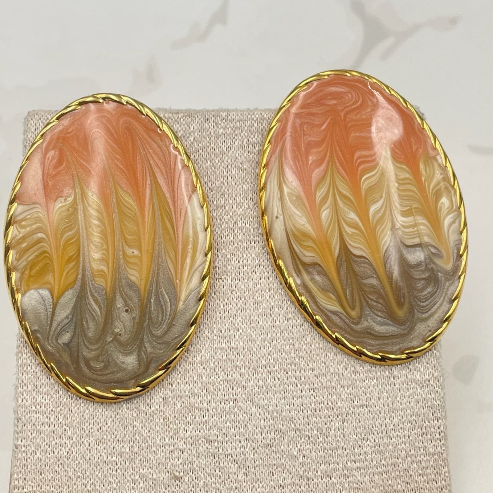 Vintage VTG Swirl Enamel Gold Tone Clip-On Earrings Peach Brown Cream Oval - Thumbnail 11