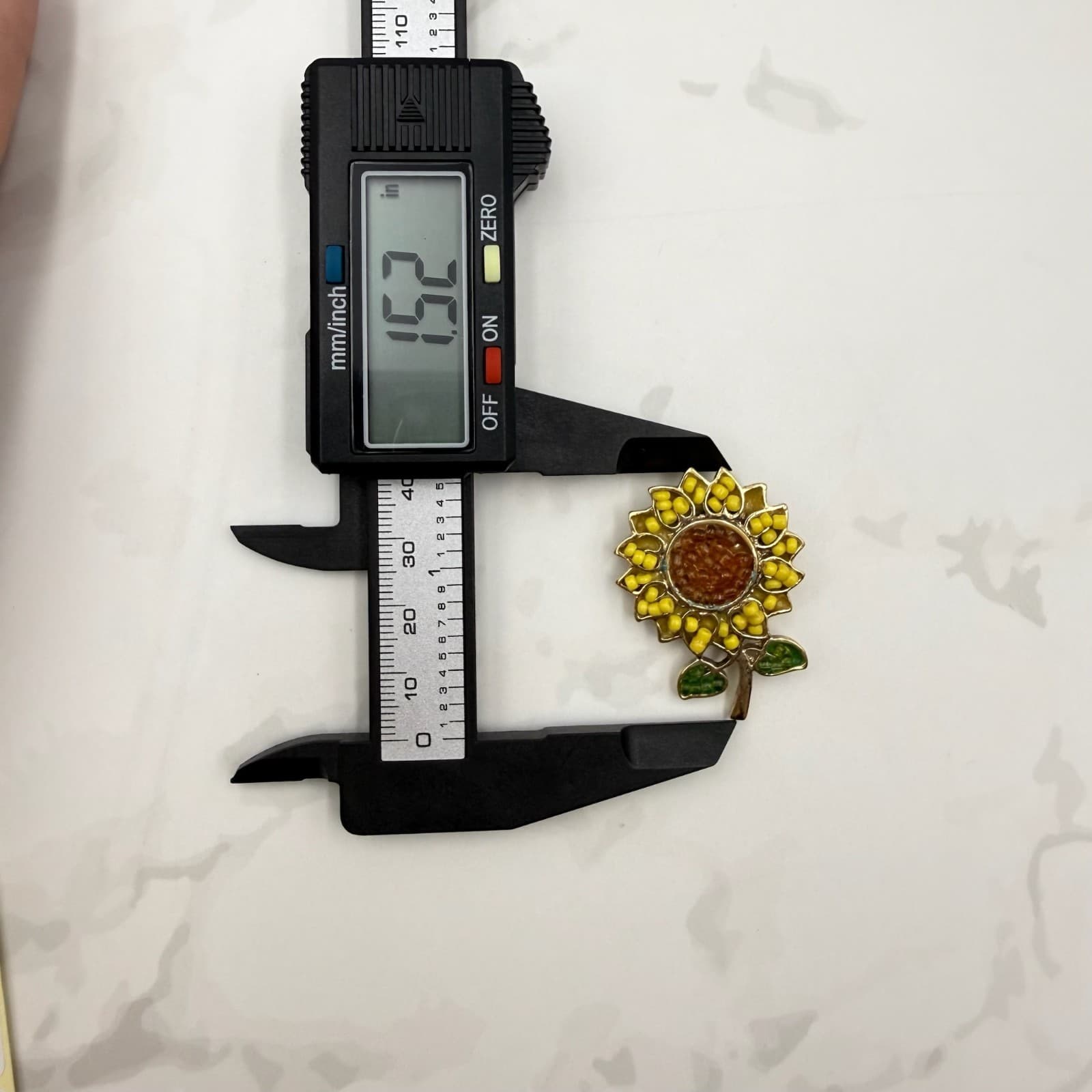 Vintage Alloy Sunflower Gold-Toned Beaded Fashion Decorative Enamel Brooch Pin - Thumbnail 9