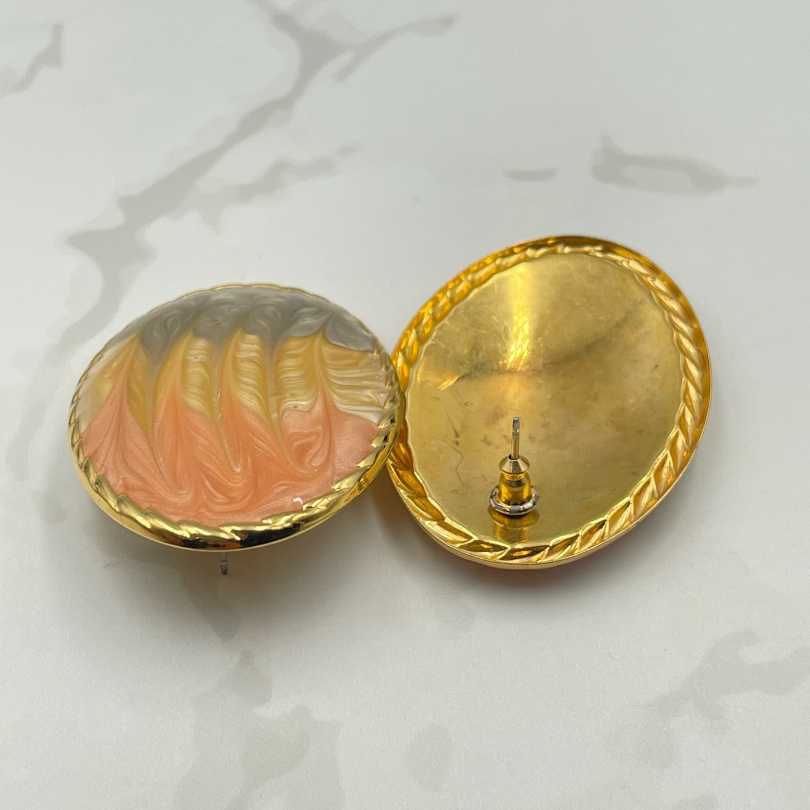 Vintage VTG Swirl Enamel Gold Tone Clip-On Earrings Peach Brown Cream Oval - Thumbnail 7