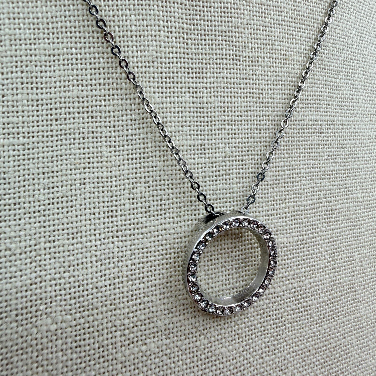 Vintage Y2K Silver Tone Clear Rhinestone Circle Pendant Necklace Women's Jewelry - Thumbnail 4