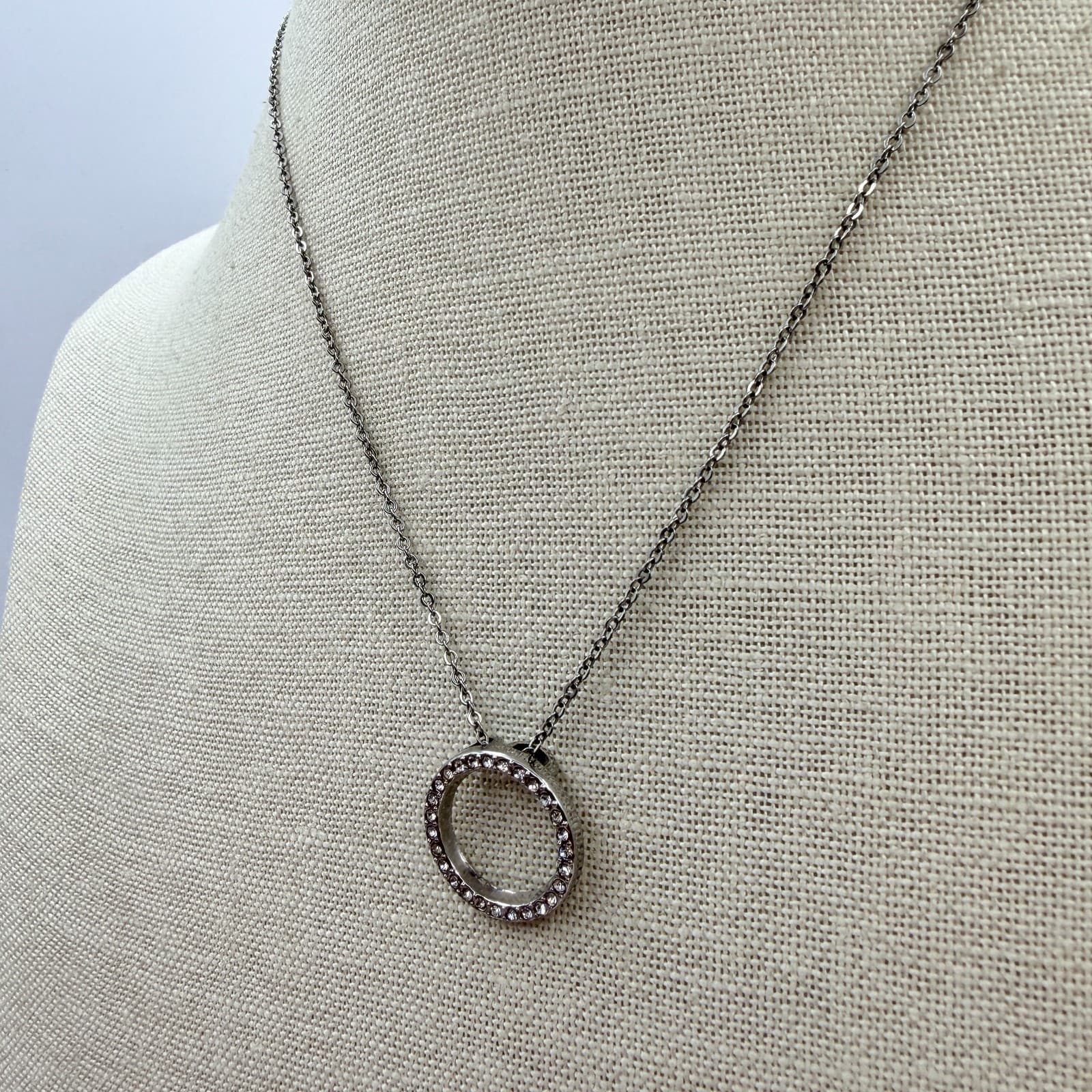 Vintage Y2K Silver Tone Clear Rhinestone Circle Pendant Necklace Women's Jewelry - Thumbnail 6