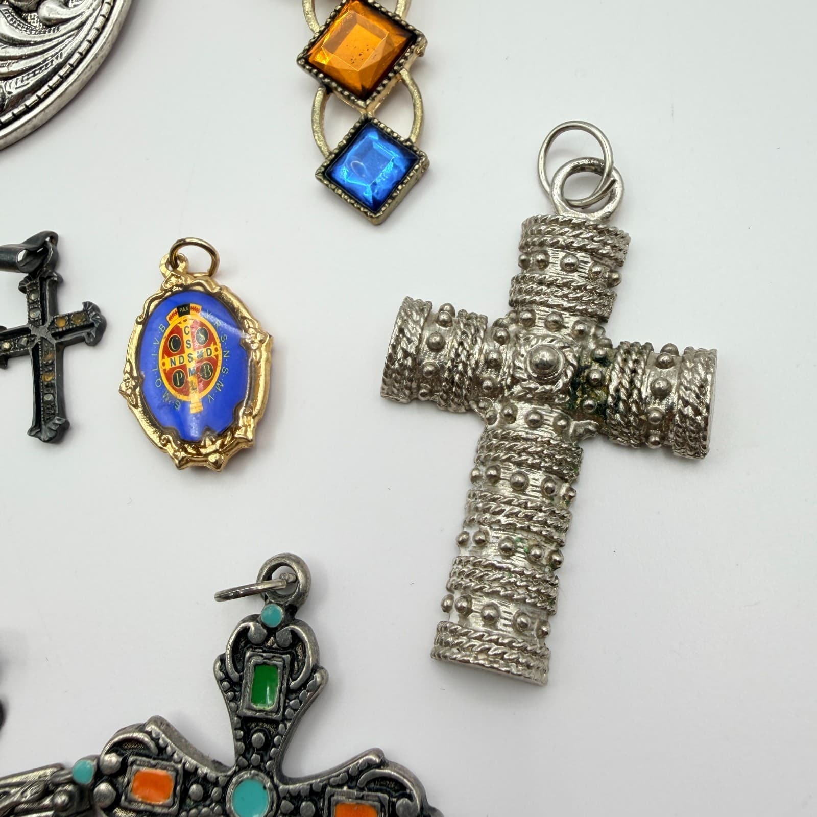 Vintage Y2K Cross Filigree Pendant Lot Boho Women's Classic Religious Jewelry - Thumbnail 7