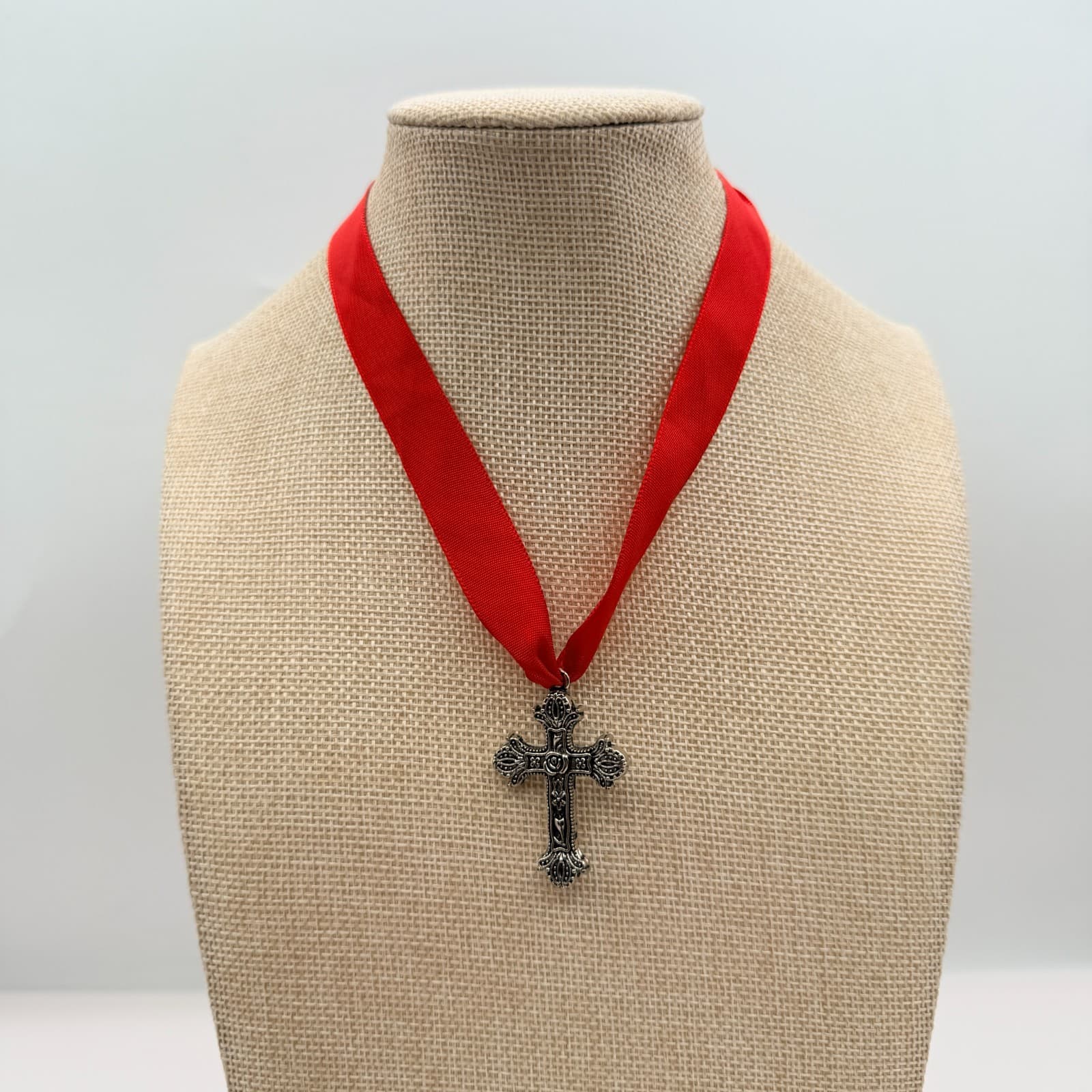 Vintage 80s Silver Tone Cross Pendant Red Satin Ribbon Choker Necklace Jewelry - Thumbnail 6