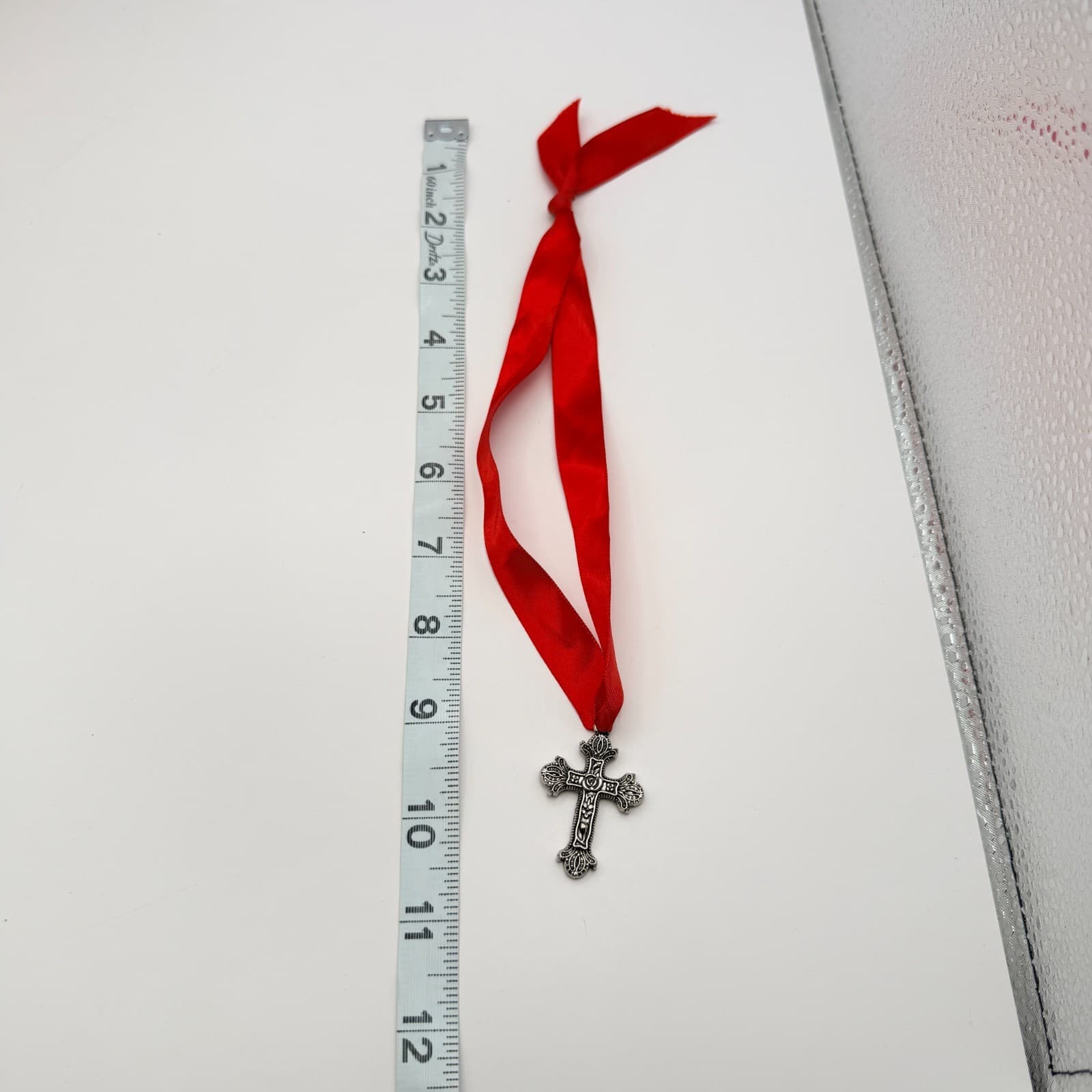 Vintage 80s Silver Tone Cross Pendant Red Satin Ribbon Choker Necklace Jewelry - Thumbnail 8