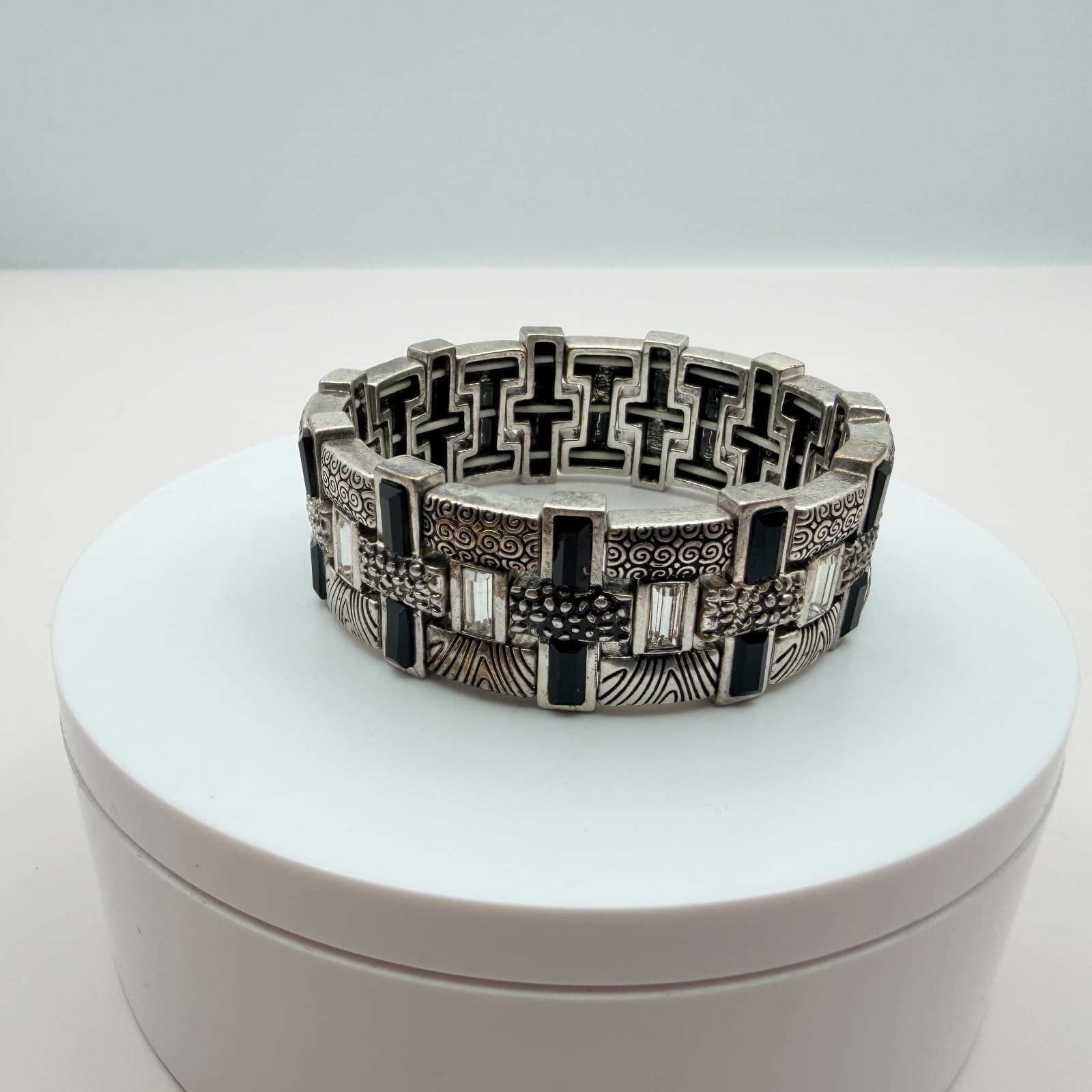 Vintage 90s Silver Tone Black Glass Textured Stretch Bracelet Women's Jewelry - Thumbnail 3