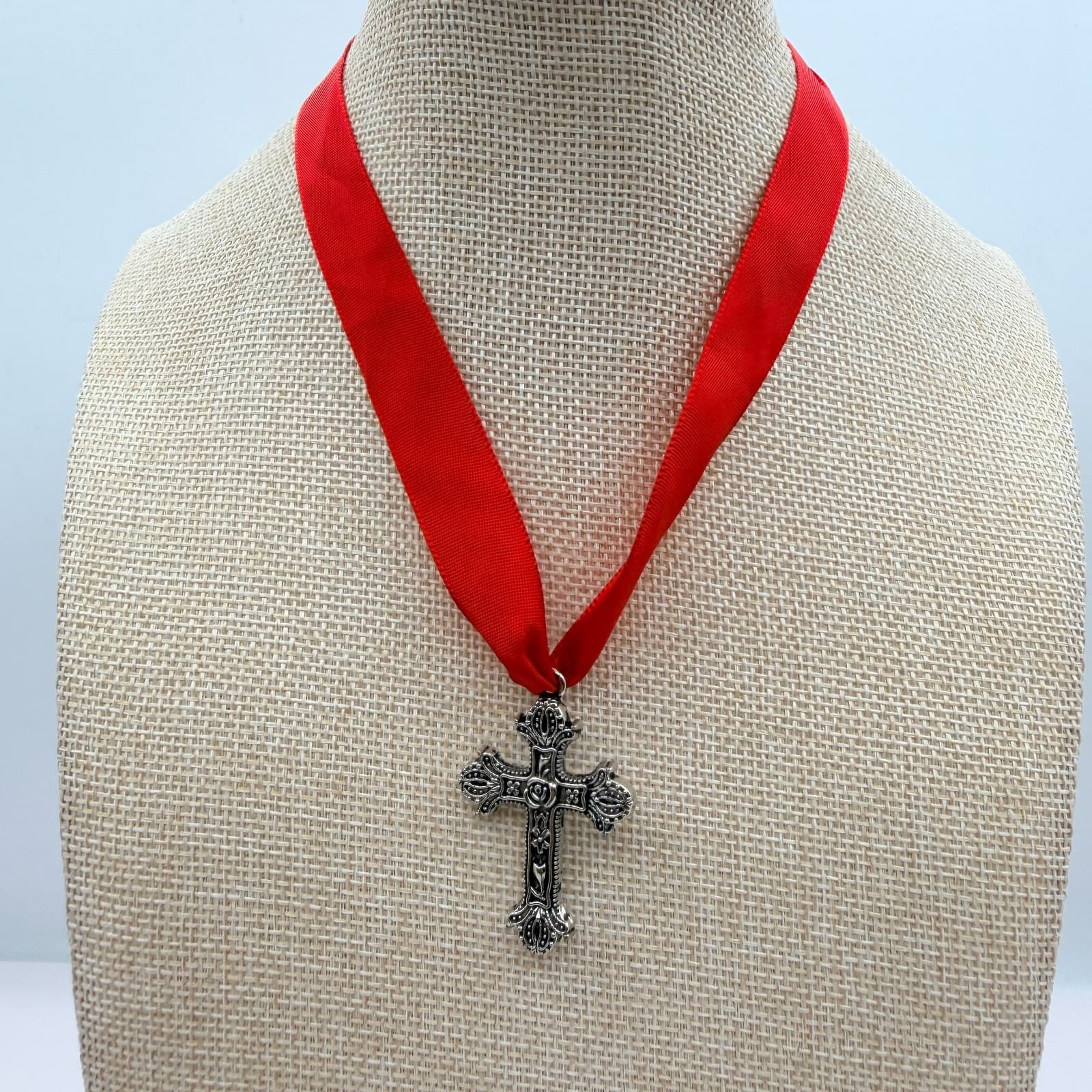 Vintage 80s Silver Tone Cross Pendant Red Satin Ribbon Choker Necklace Jewelry - Thumbnail 2