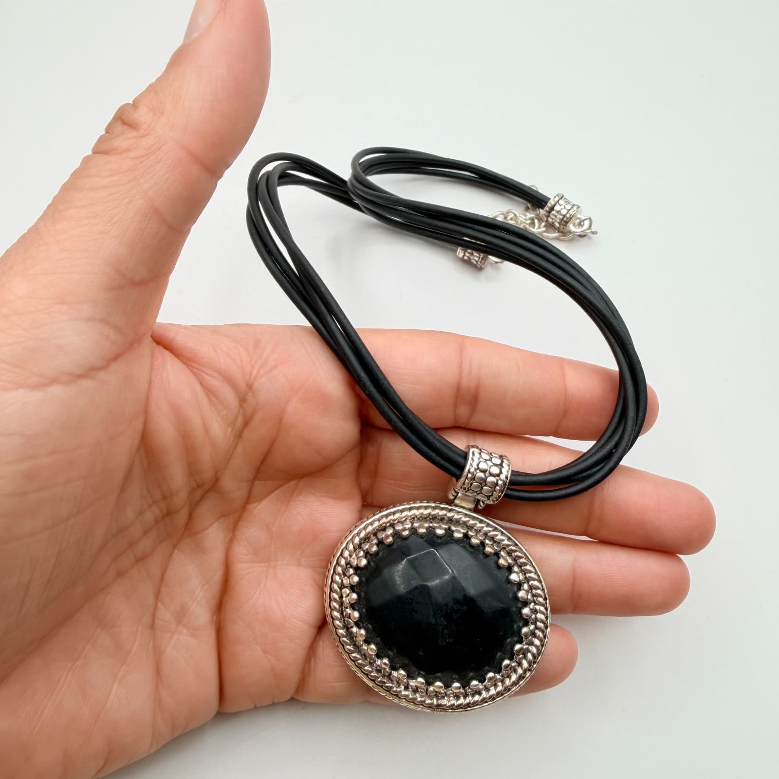 Vintage 80s Revival Black Onyx Oval Pendant Corded Silver Tone Necklace Jewelry - Thumbnail 10