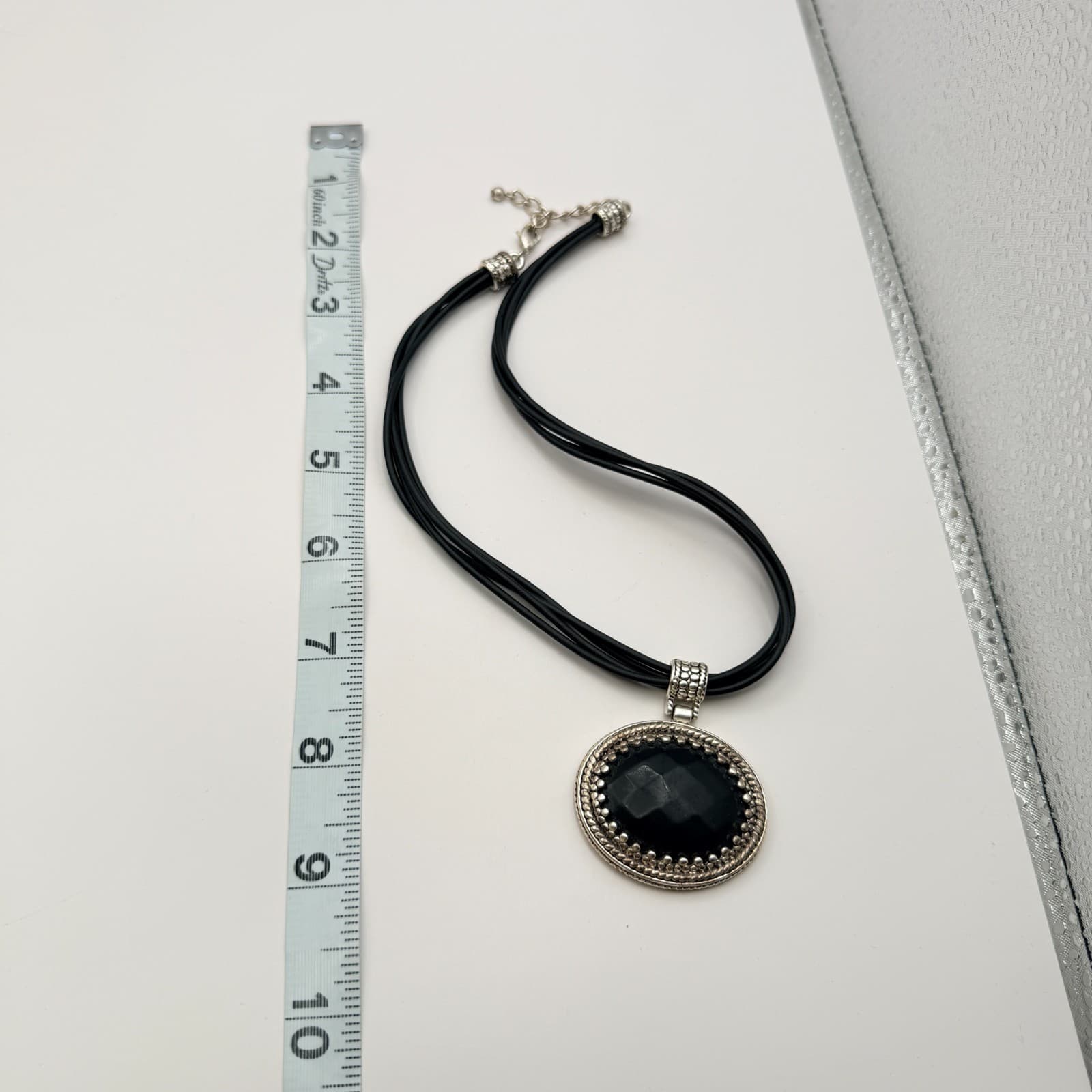 Vintage 80s Revival Black Onyx Oval Pendant Corded Silver Tone Necklace Jewelry - Thumbnail 11