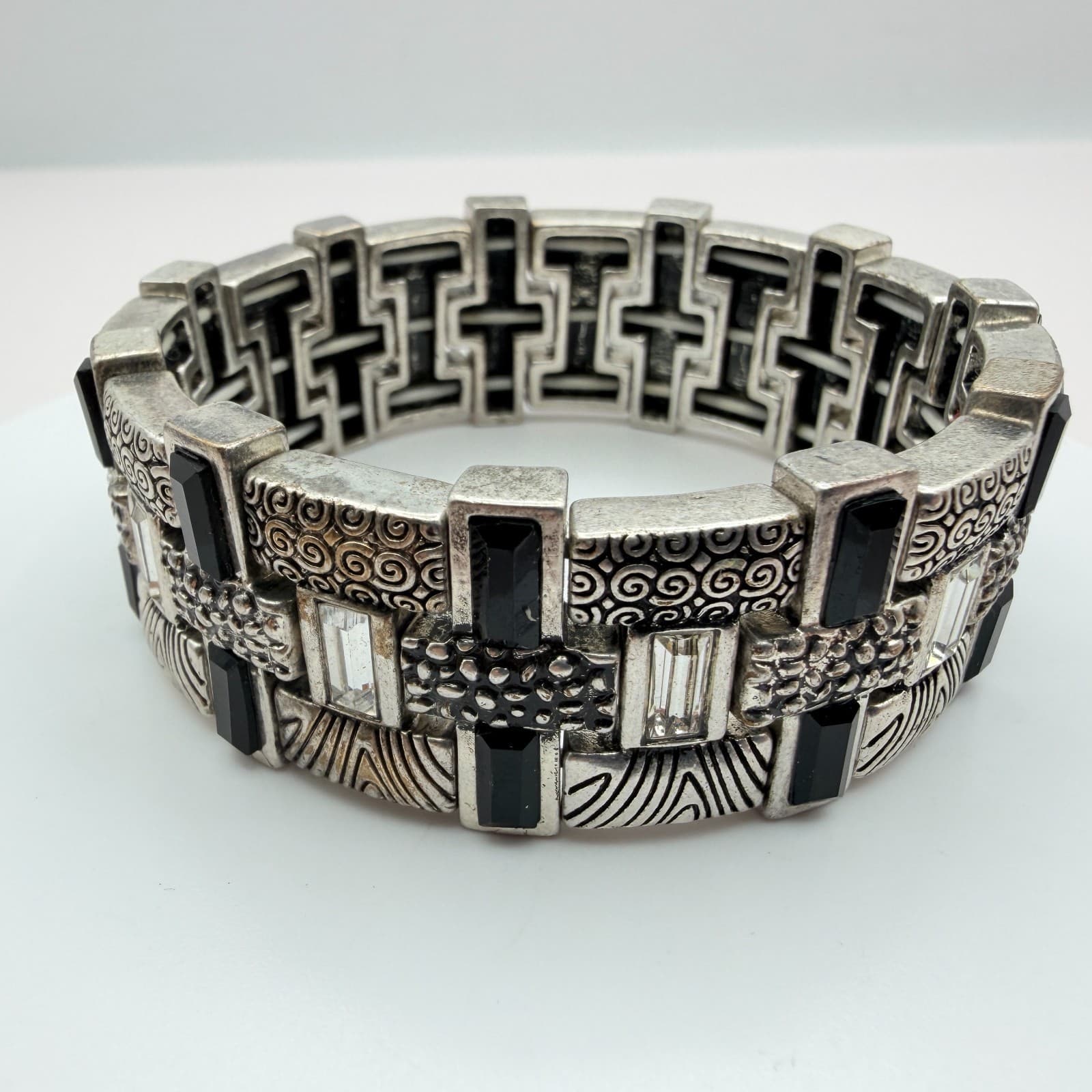 Vintage 90s Silver Tone Black Glass Textured Stretch Bracelet Women's Jewelry - Image 1