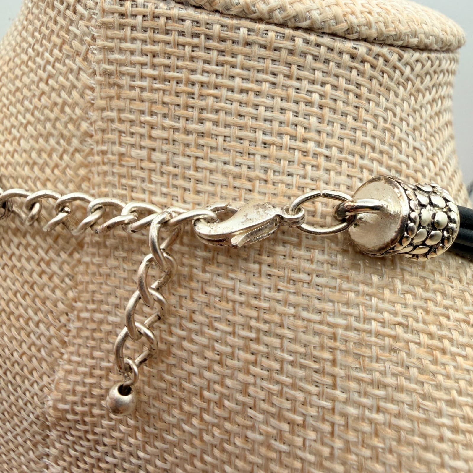 Vintage 80s Revival Black Onyx Oval Pendant Corded Silver Tone Necklace Jewelry - Thumbnail 9