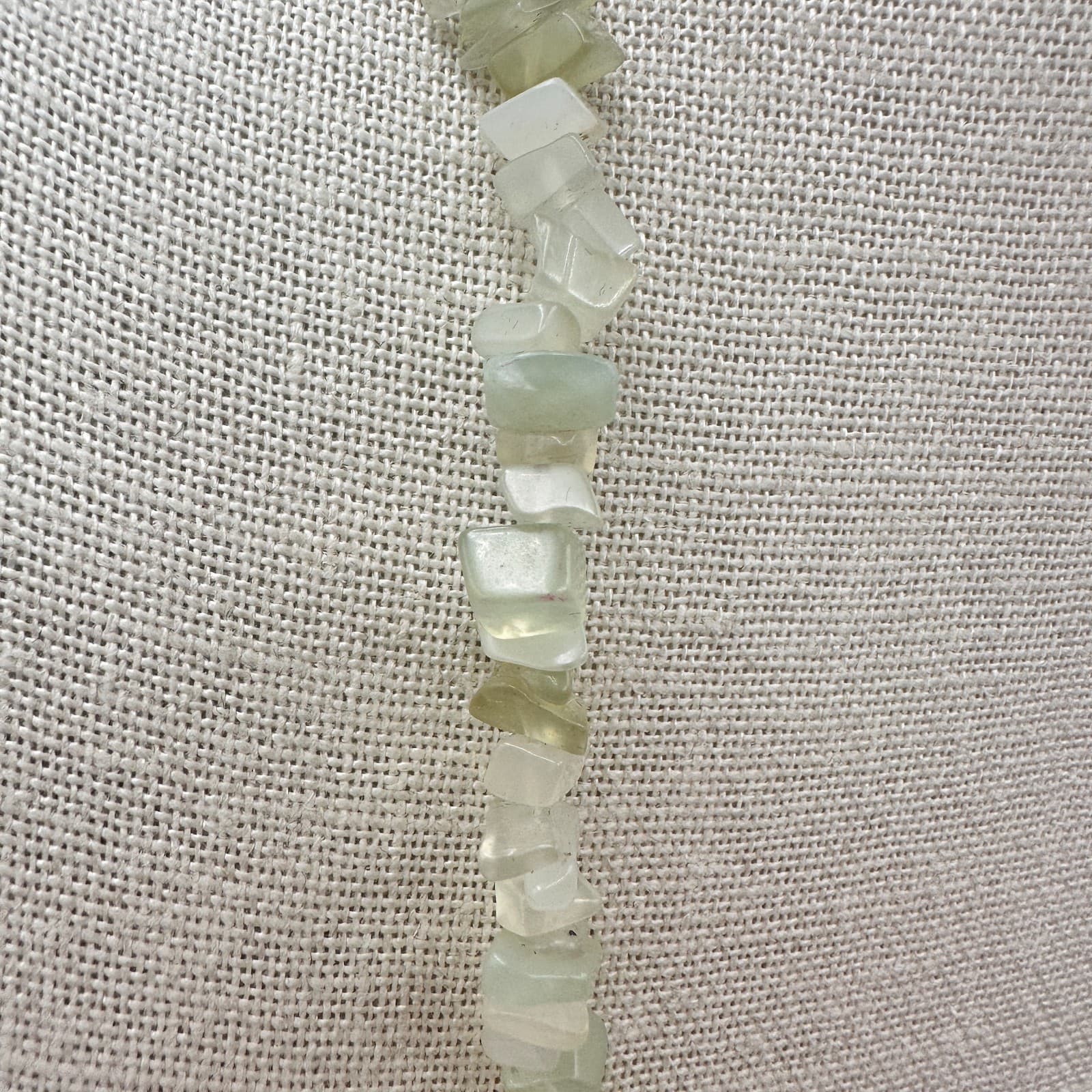 Vintage 80s Prehnite Gemstone Chip Beaded Necklace Healing Sage Green Jewelry - Thumbnail 4