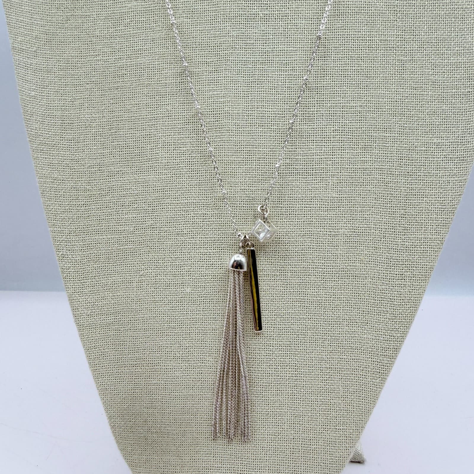 Vintage 90s SilverTone Tassel Bar Cube Glass Pendant Long Station Chain Necklace - Thumbnail 3