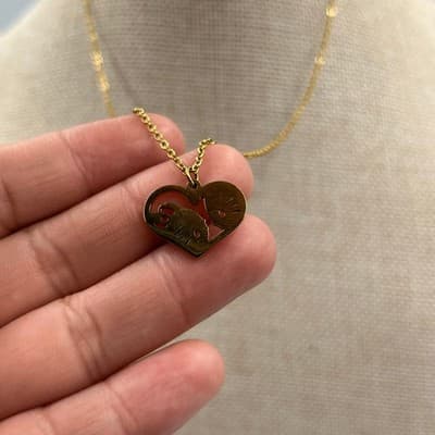 Vintage Gold Tone Heart Pendant Necklace Shark Cutout Design Minimalist Dainty - Thumbnail 4