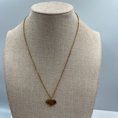 Vintage Gold Tone Heart Pendant Necklace Shark Cutout Design Minimalist Dainty - Thumbnail 2