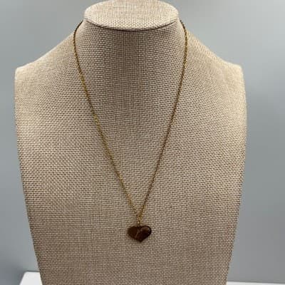 Vintage Gold Tone Heart Pendant Necklace Shark Cutout Design Minimalist Dainty - Thumbnail 6