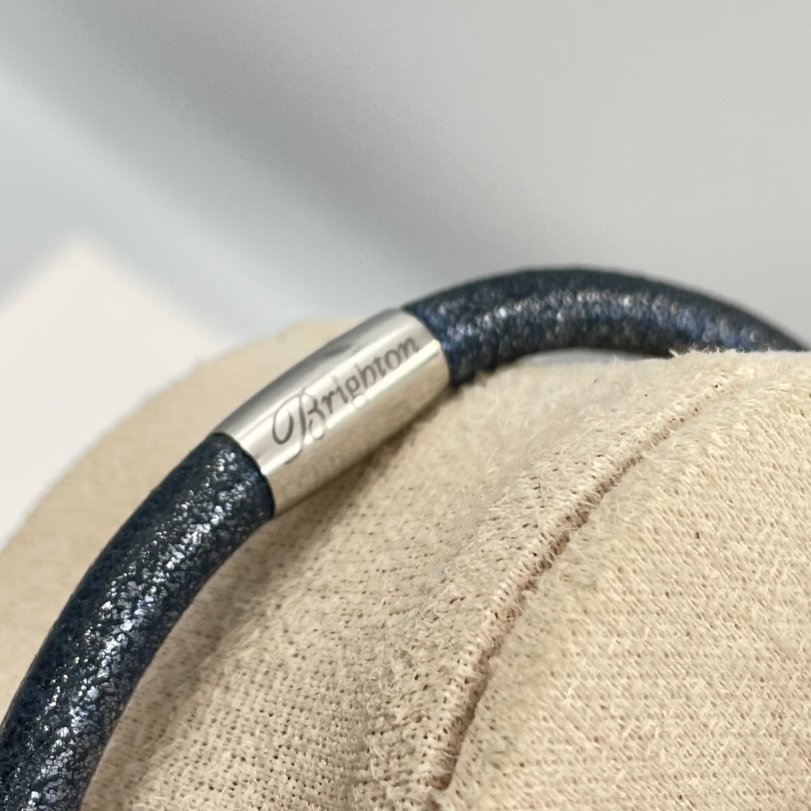 Vtg Brighton Metallic Blue Pewter Leather Necklace Crystal Rhinestone Charm Bead - Thumbnail 4