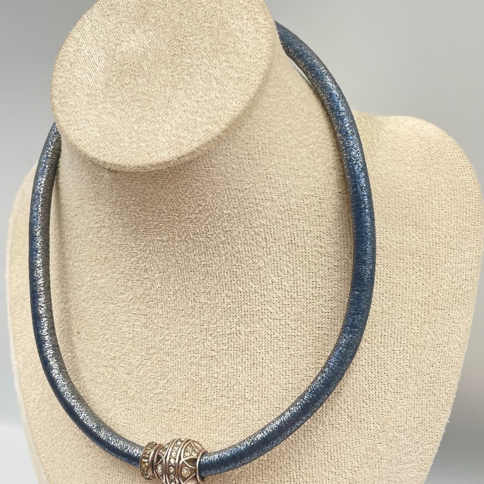 Vtg Brighton Metallic Blue Pewter Leather Necklace Crystal Rhinestone Charm Bead - Thumbnail 3