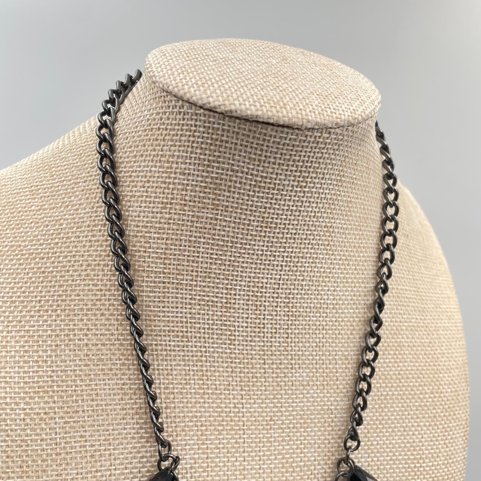 Vintage Black Bib Necklace Waterfall Teardrop Dangle Gunmetal Chain Statement - Thumbnail 4