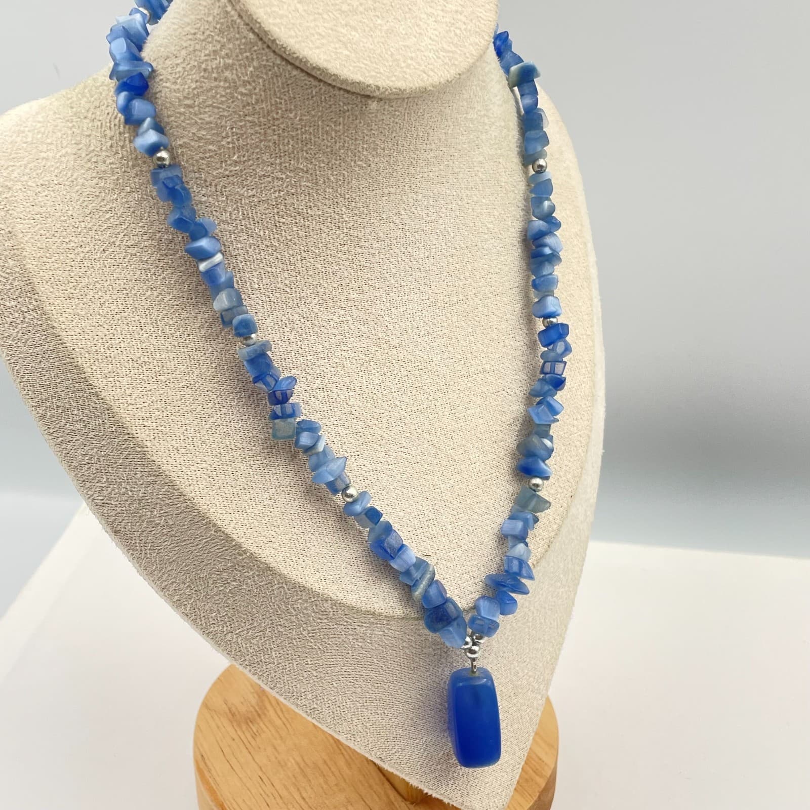 Vintage Blue Cats Eye Crystal Chip Necklace Boho Beaded Barrel Clasp Pendant - Thumbnail 4