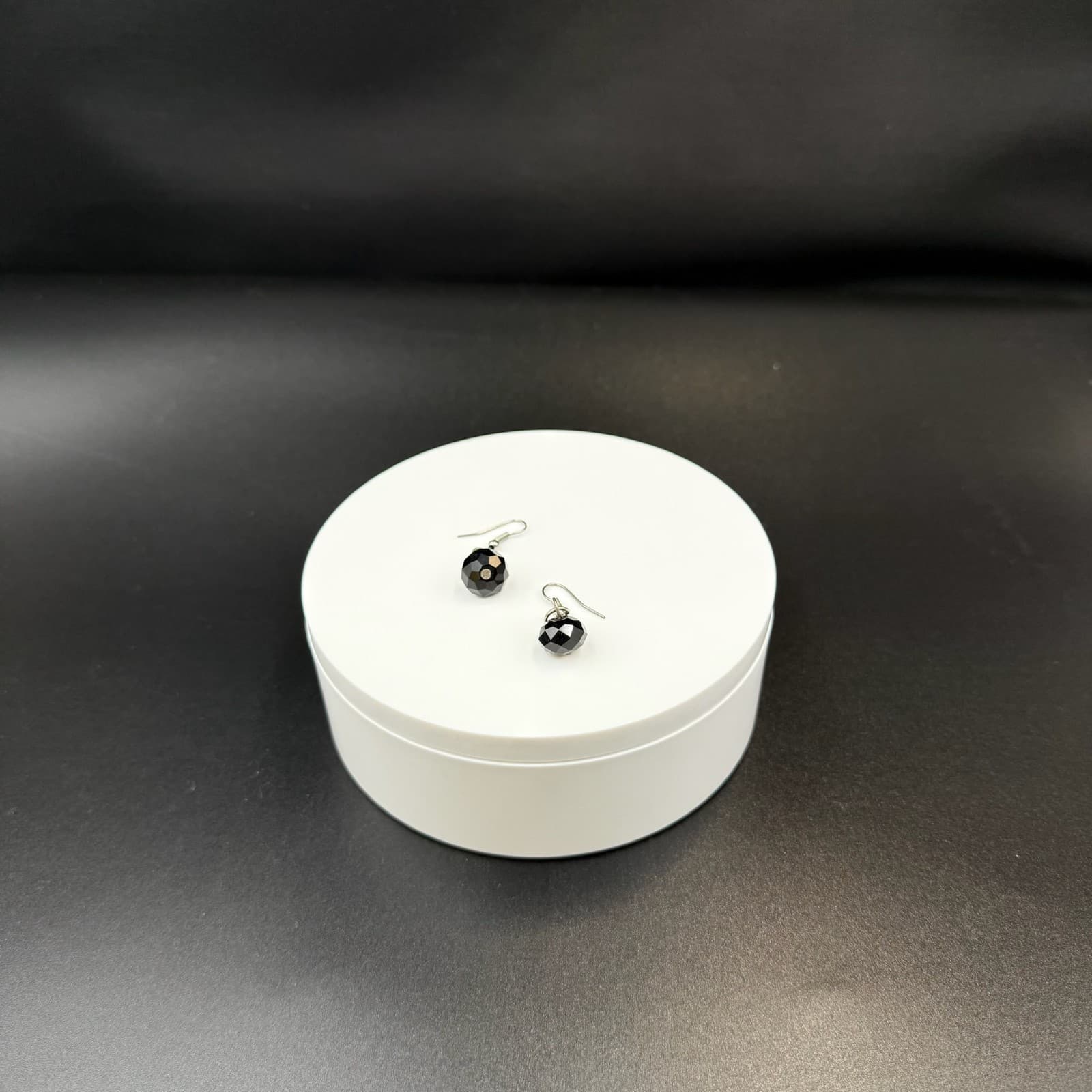 Vintage Black Faceted Gemstone Beads Silver-Toned Fashion Spinel Earrings - Thumbnail 2