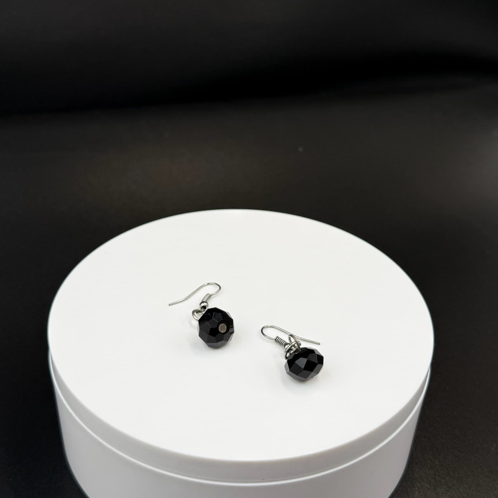 Vintage Black Faceted Gemstone Beads Silver-Toned Fashion Spinel Earrings - Thumbnail 3