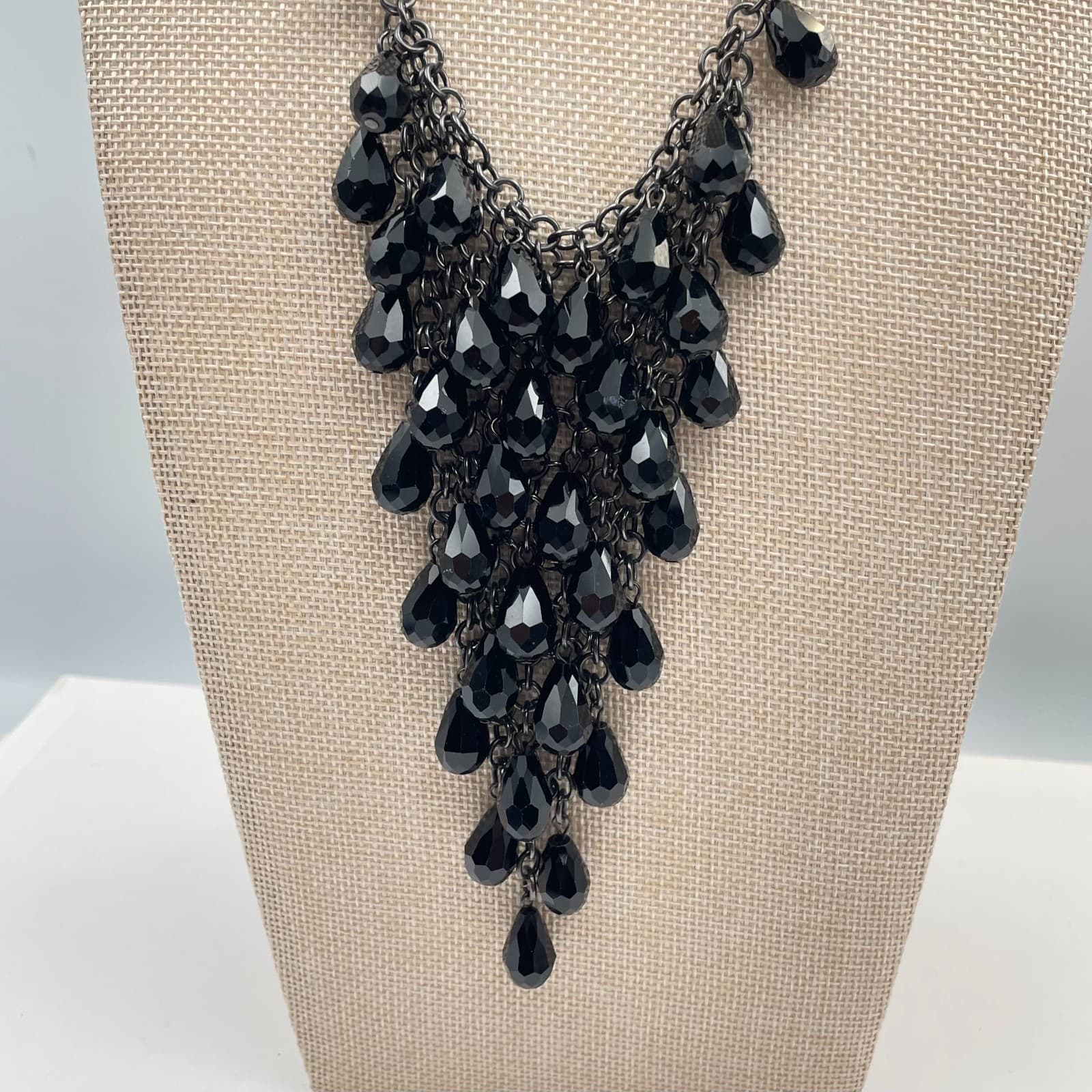 Vintage Black Bib Necklace Waterfall Teardrop Dangle Gunmetal Chain Statement - Thumbnail 2