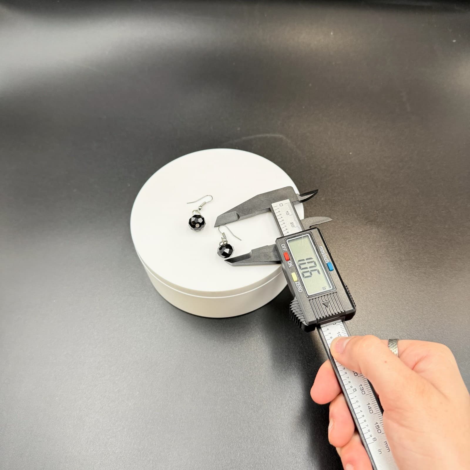 Vintage Black Faceted Gemstone Beads Silver-Toned Fashion Spinel Earrings - Thumbnail 12