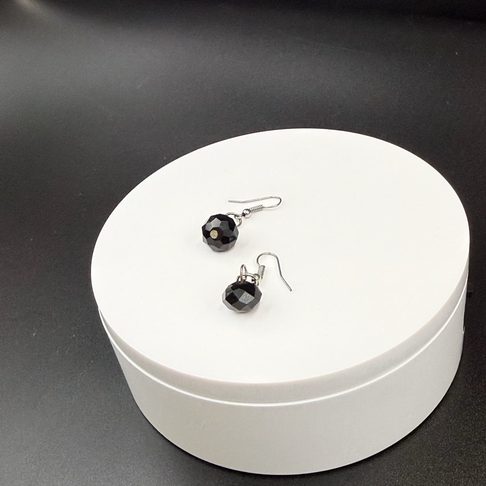 Vintage Black Faceted Gemstone Beads Silver-Toned Fashion Spinel Earrings - Thumbnail 4