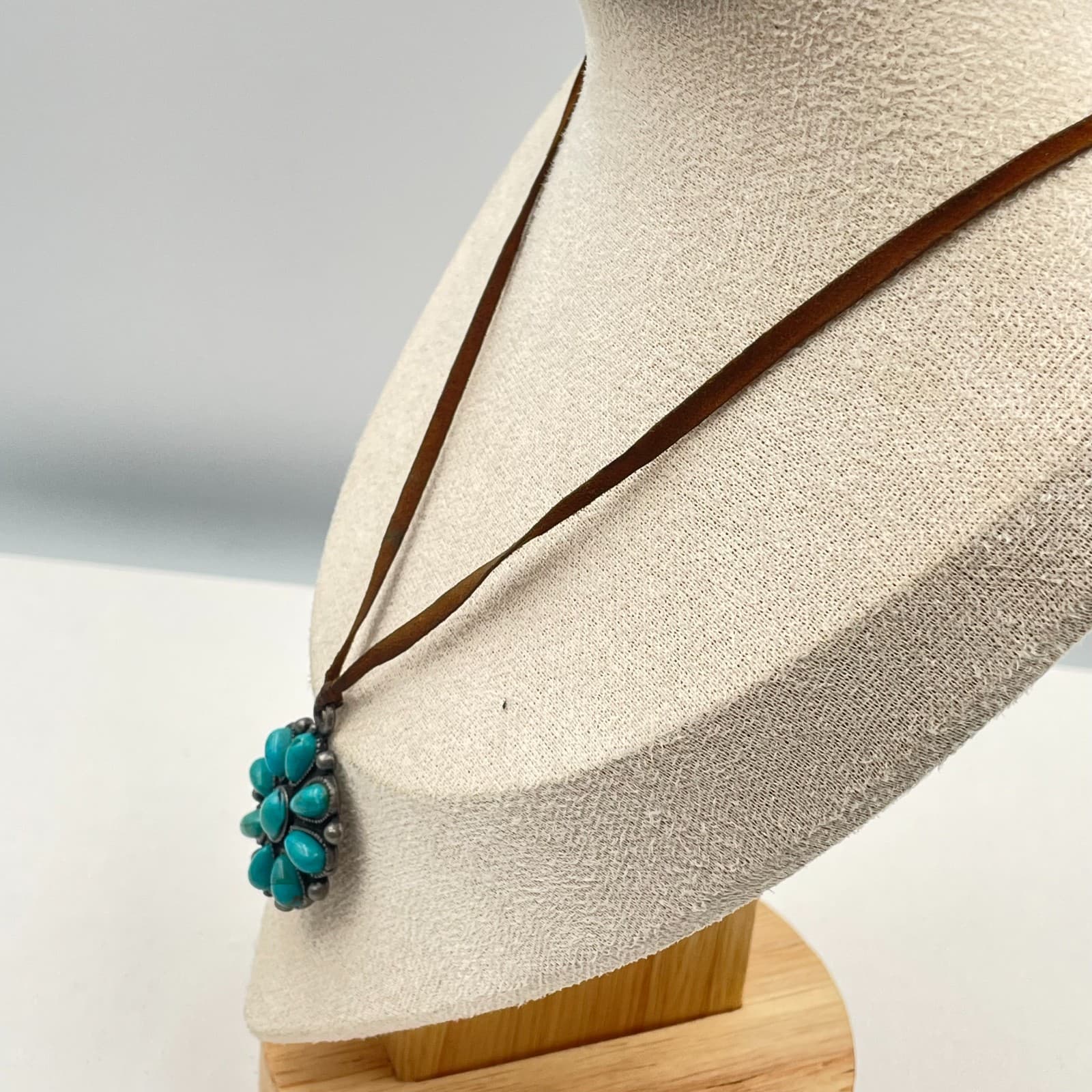 Vintage 90s Turquoise Glass Flower Pendant Brown Cord Necklace Boho Southwestern - Thumbnail 5