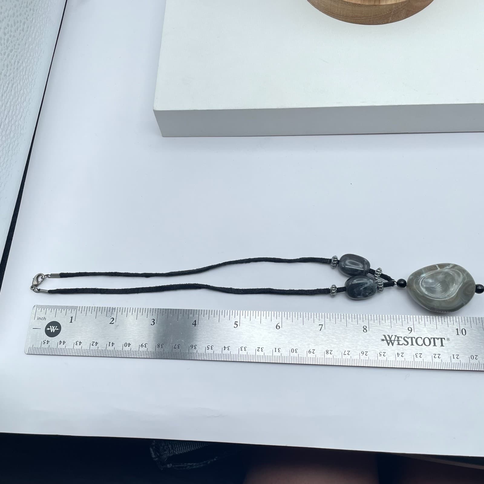 Vintage Y2K Faux Grey Marble Resin Pebbles Black Suede Cord Necklace Jewelry - Thumbnail 6