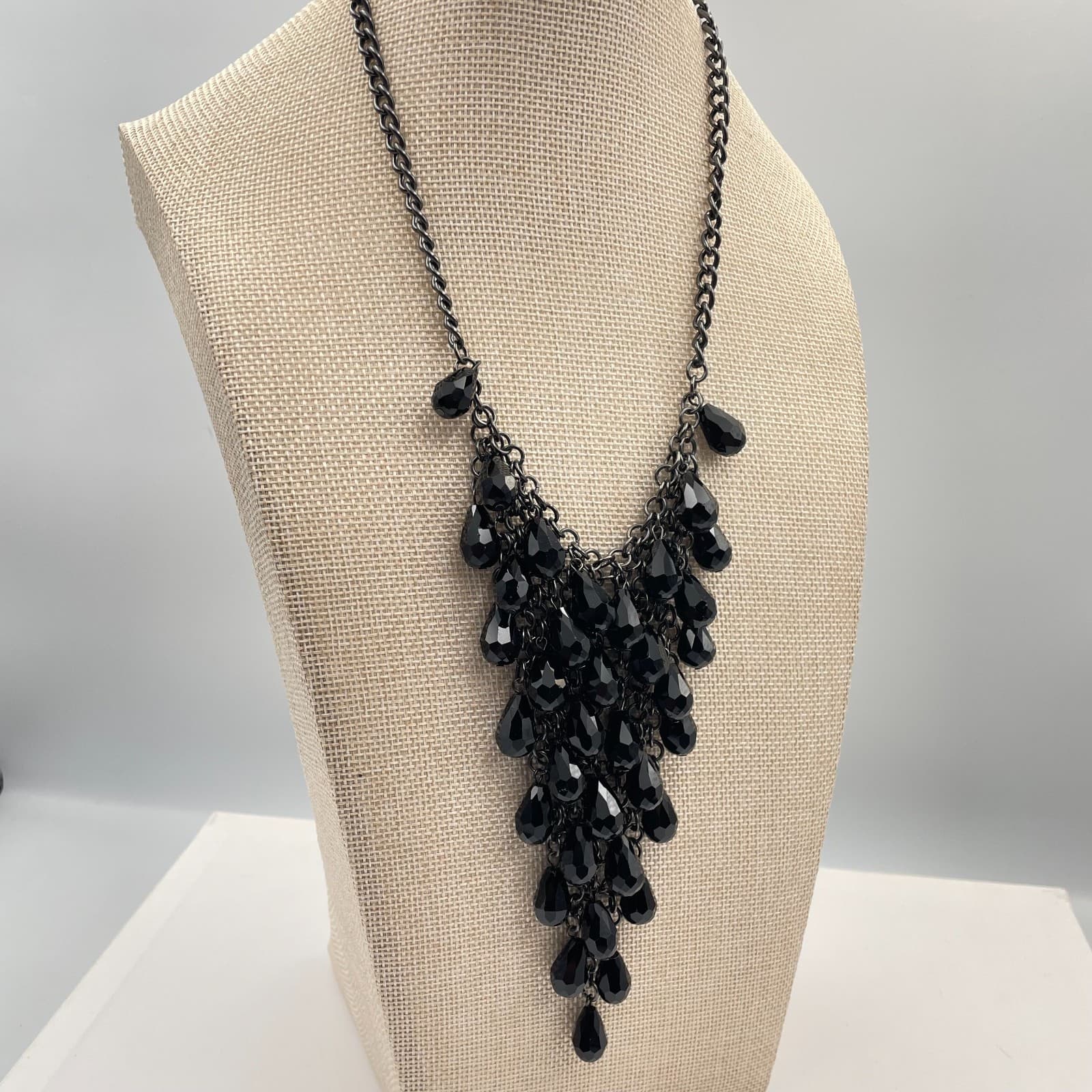 Vintage Black Bib Necklace Waterfall Teardrop Dangle Gunmetal Chain Statement - Thumbnail 3